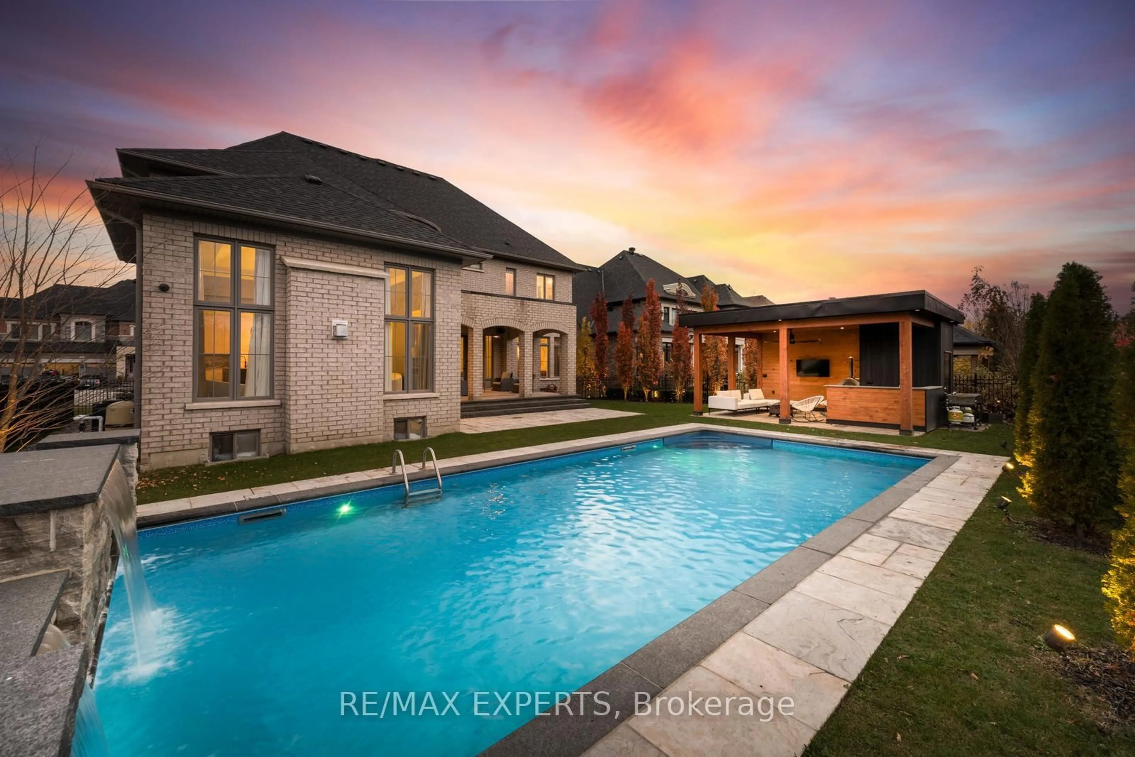 Pool for 32 James Stokes Crt, King Ontario L7B 1L6