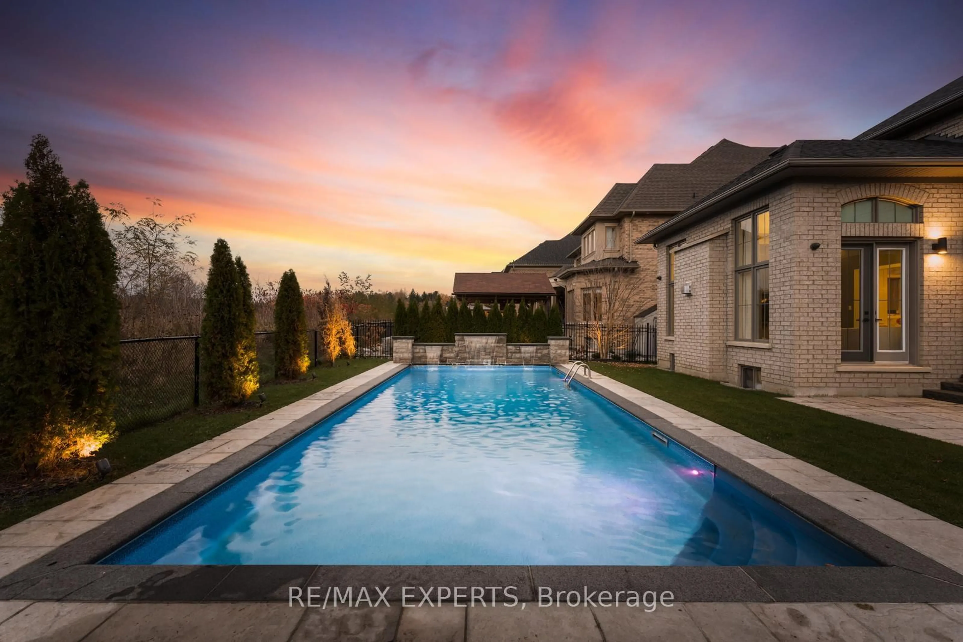 Pool for 32 James Stokes Crt, King Ontario L7B 1L6