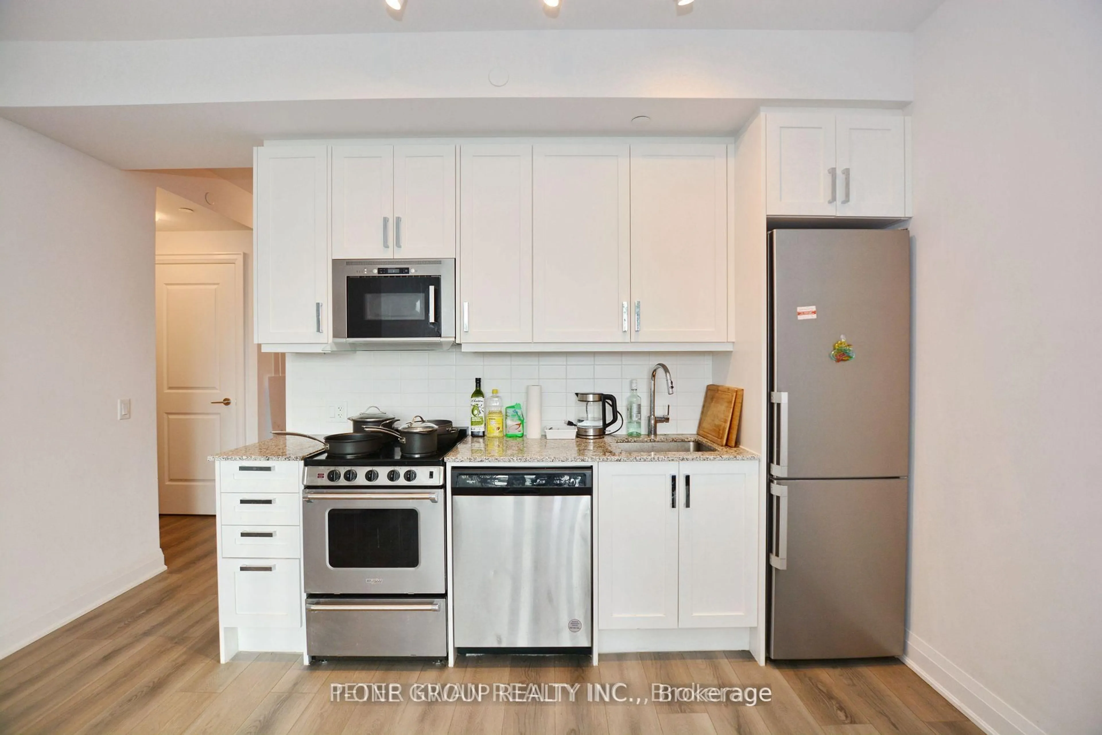 Standard kitchen, unknown for 10 Gatineau Dr #407, Vaughan Ontario L4J 0L2