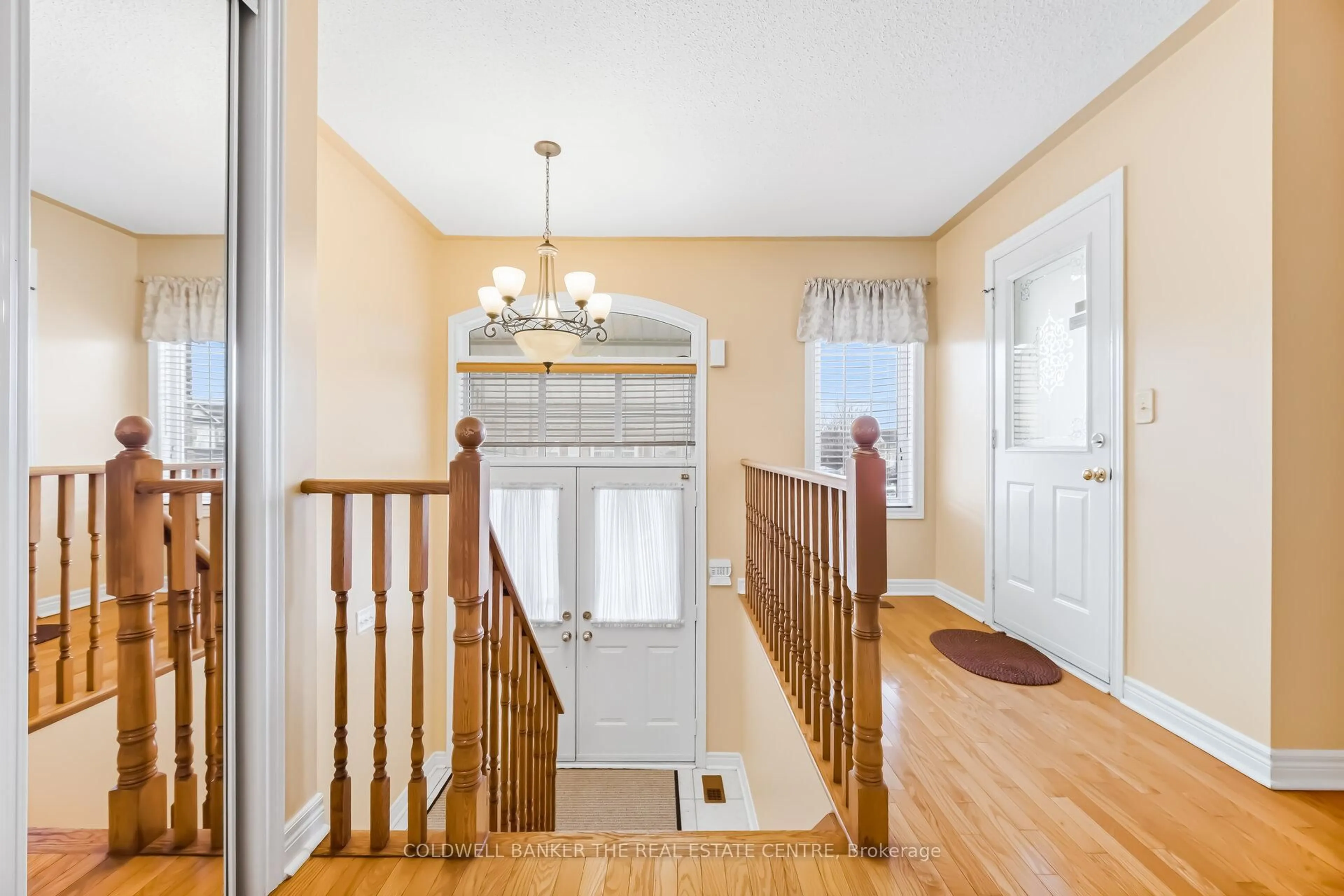 Indoor entryway for 67 Macbride Cres, Vaughan Ontario L6A 3R3