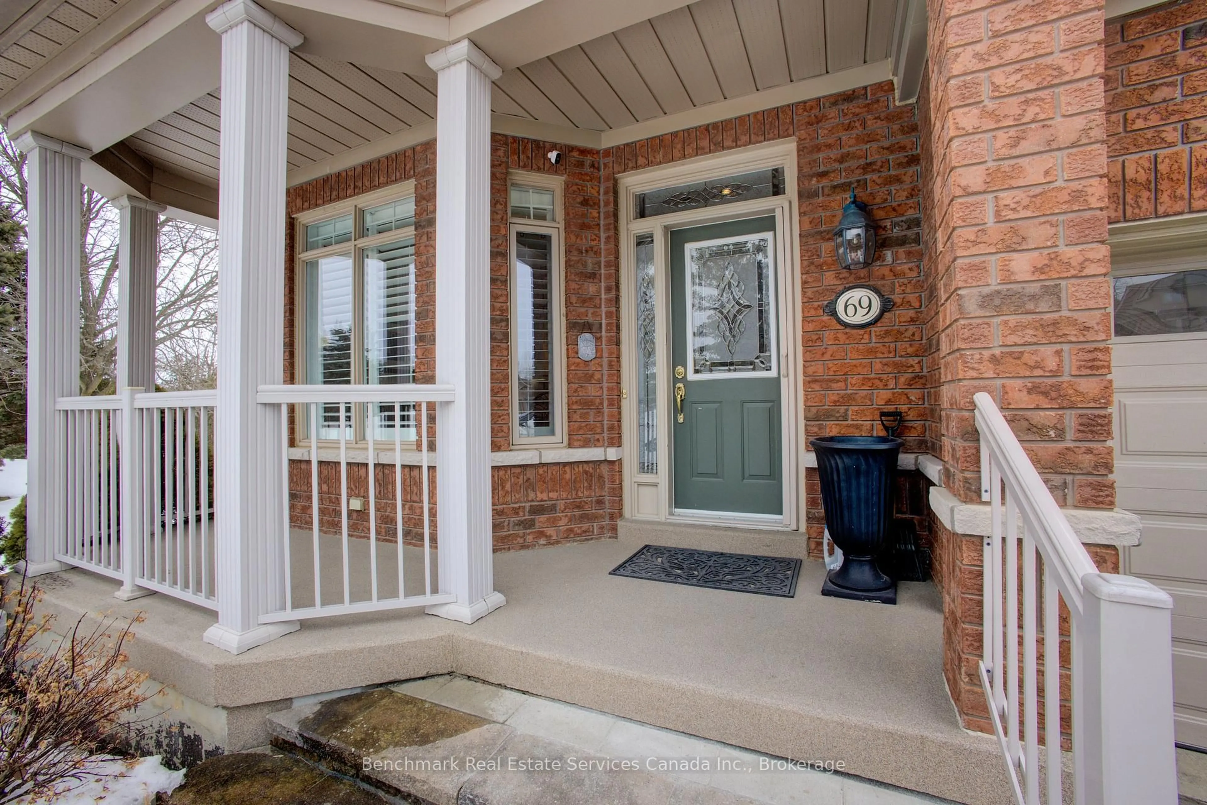 Indoor entryway for 69 Bella Vista Tr, New Tecumseth Ontario L9R 2E2