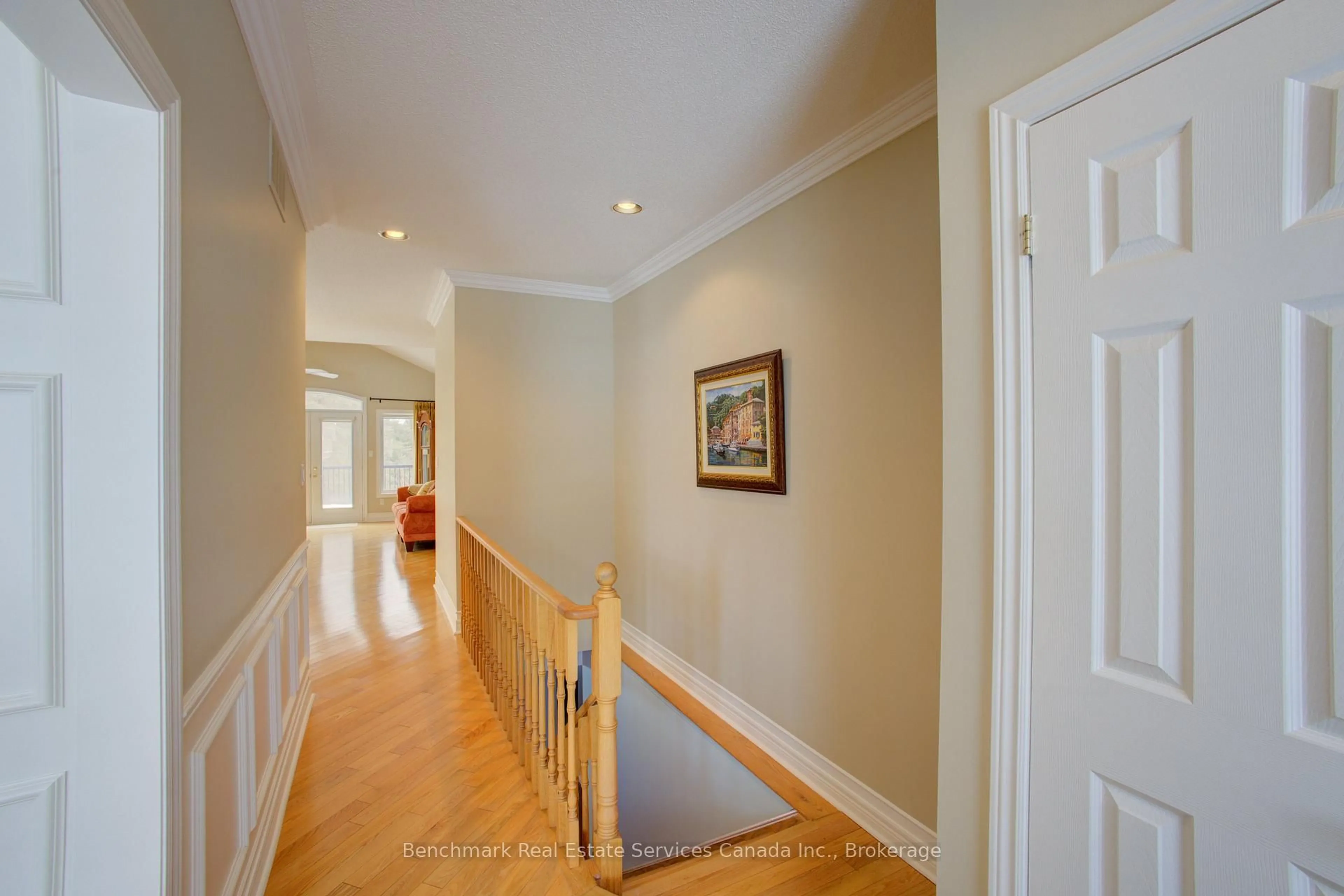 Indoor foyer for 69 Bella Vista Tr, New Tecumseth Ontario L9R 2E2