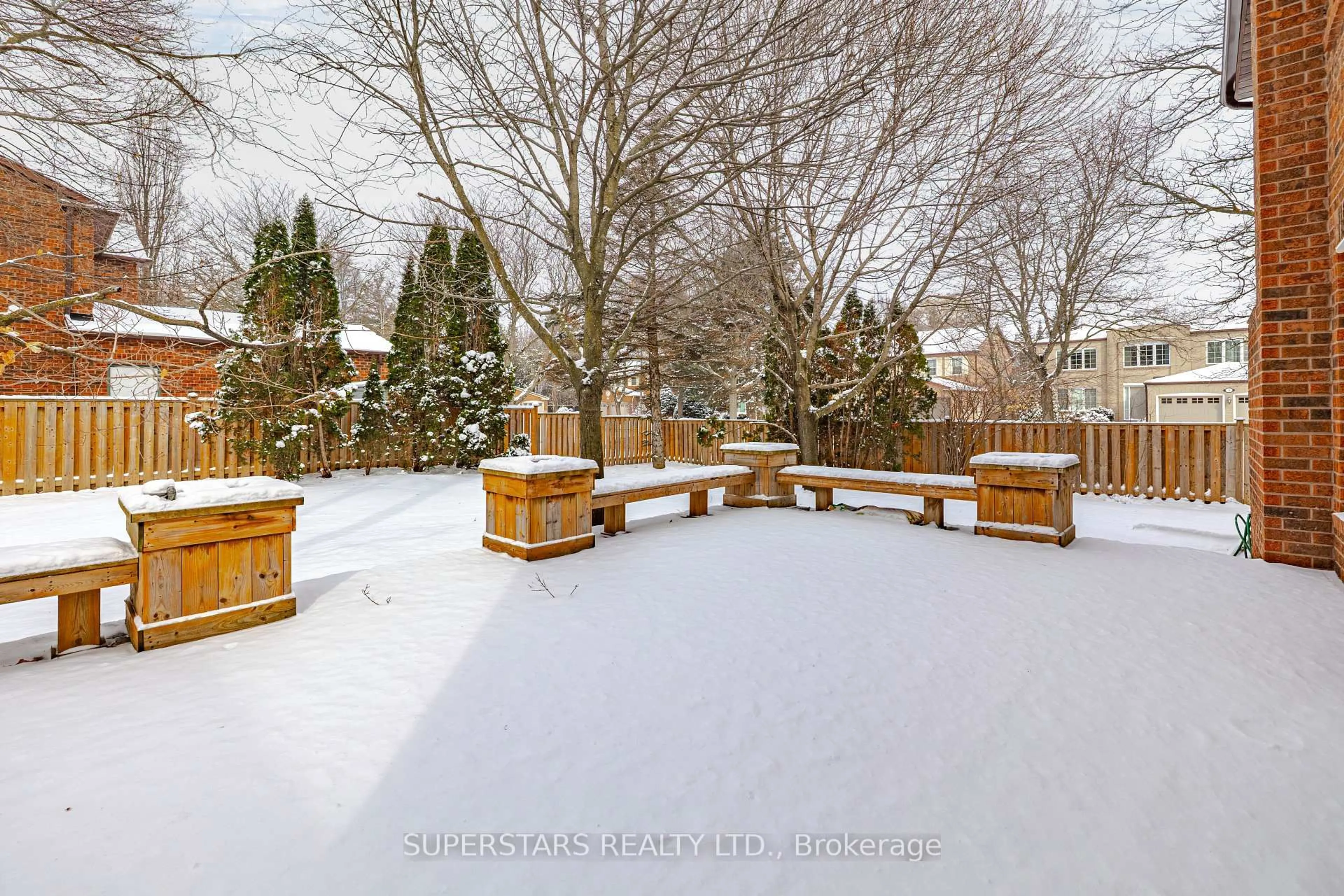 Patio, street for 12 Aitken Circ, Markham Ontario L3R 7K8