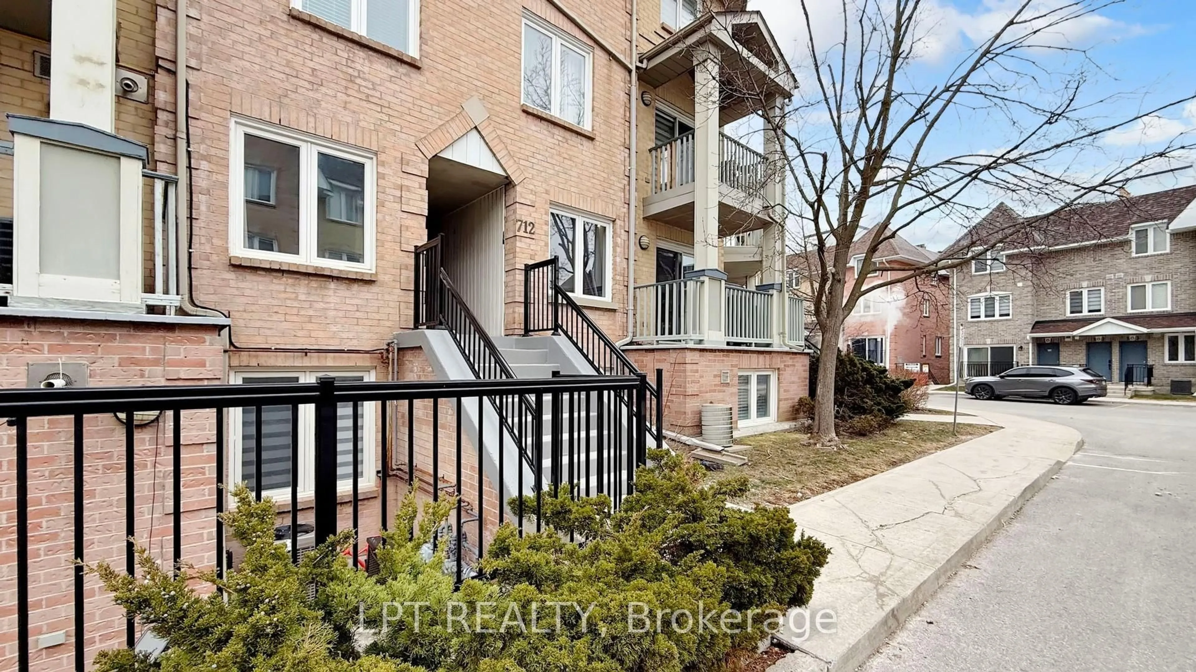 Home with brick exterior material, street for 75 Weldrick Rd #712, Richmond Hill Ontario L4C 0H9