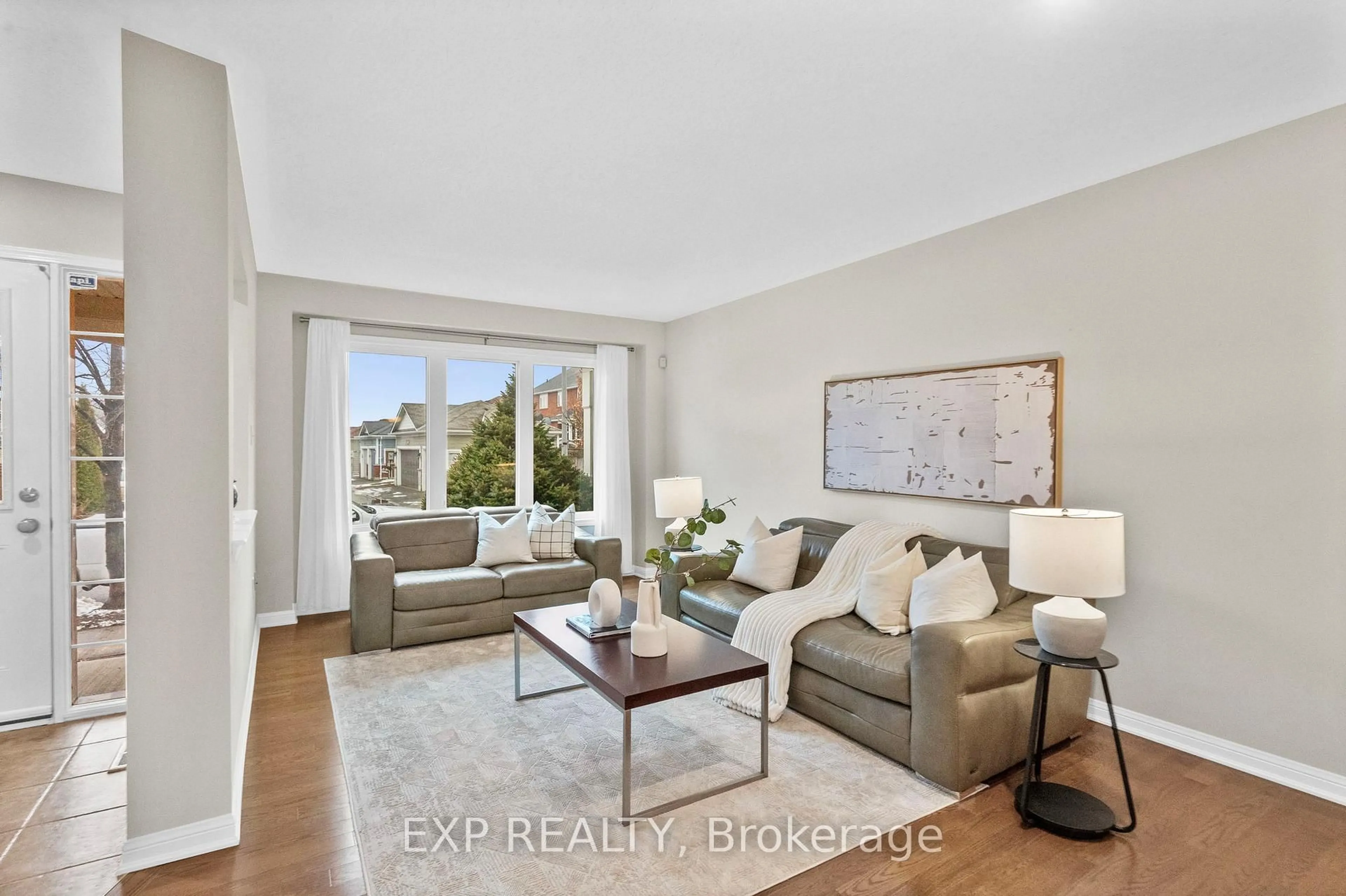 Living room with furniture, unknown for 50 Murray Wilson Dr, Markham Ontario L6B 0R2