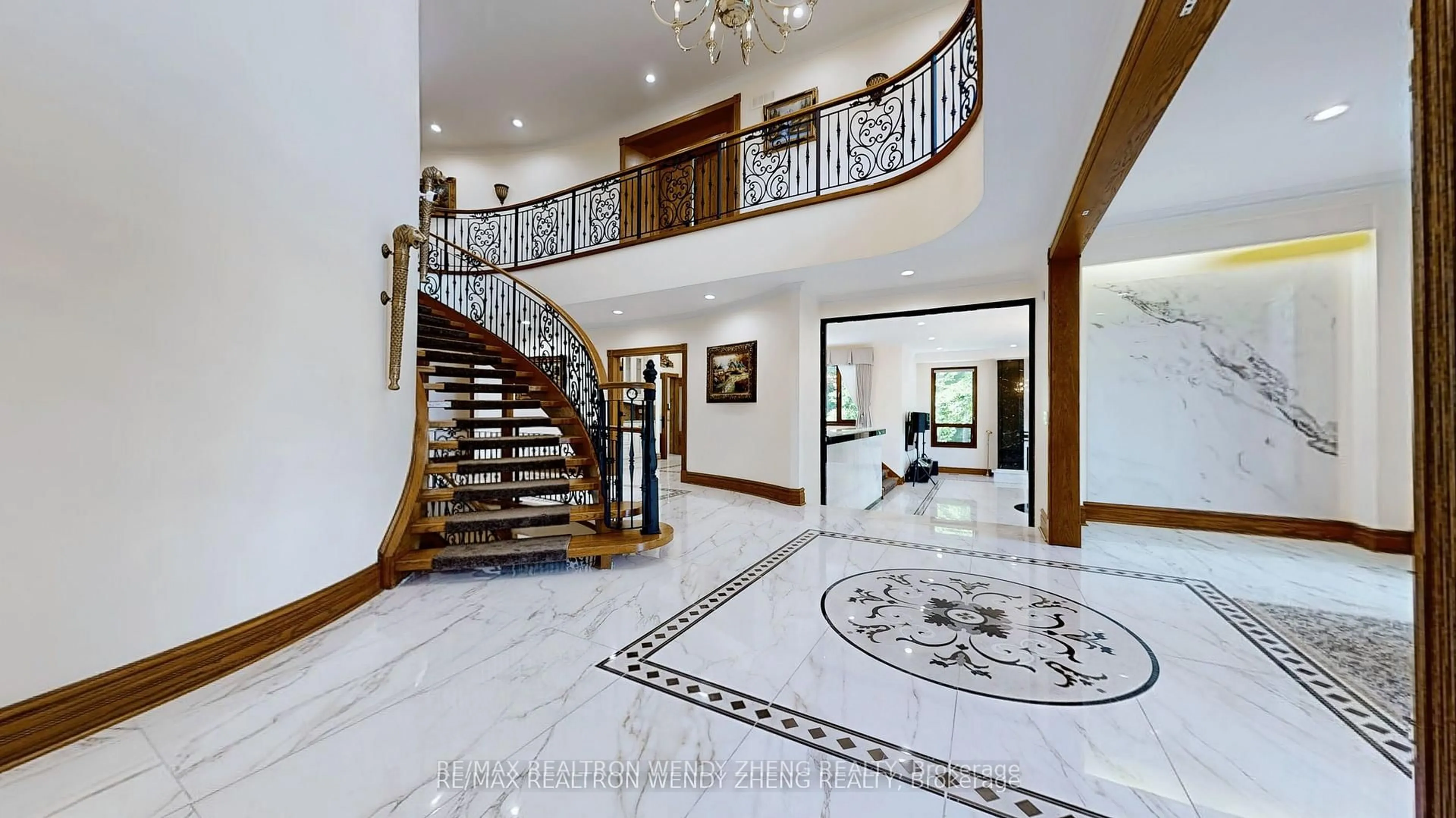 Indoor foyer for 30 Marcus Crt, Vaughan Ontario L6A 1G2