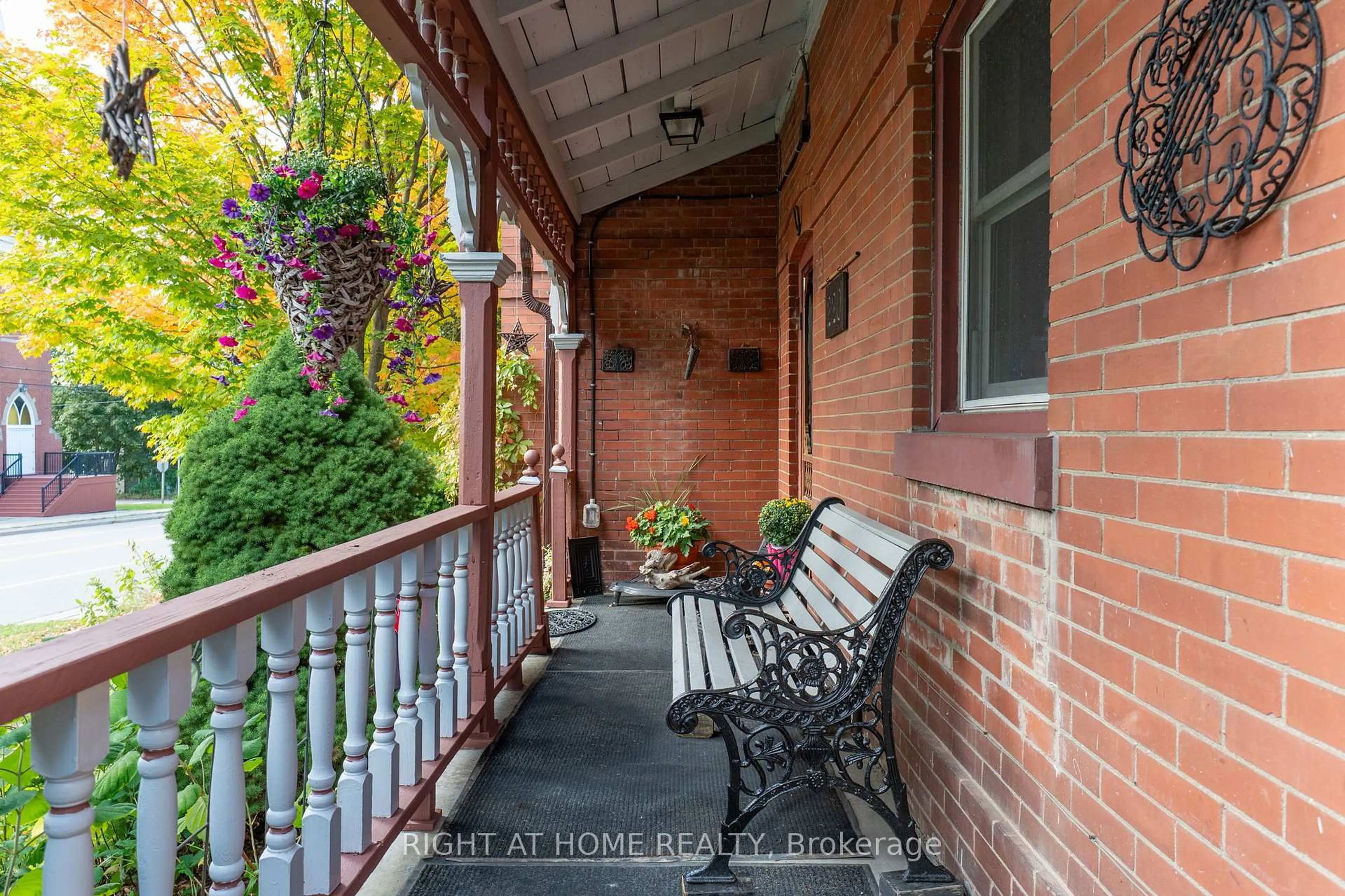 Patio, street for 220 Barrie St, Essa Ontario L0L 2N0