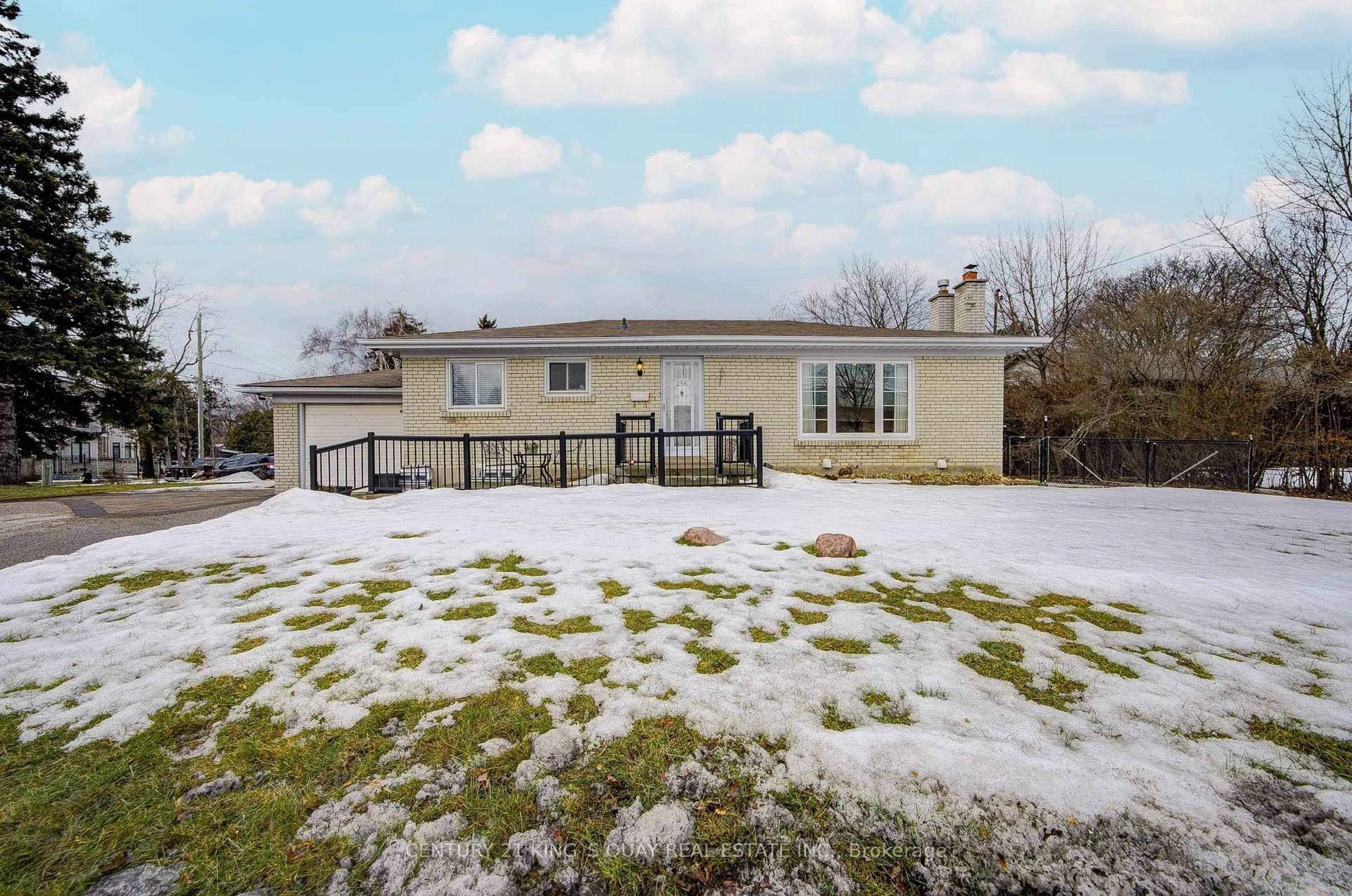 A pic from outside/outdoor area/front of a property/back of a property/a pic from drone, unknown for 256 Church St, Markham Ontario L3P 2M7