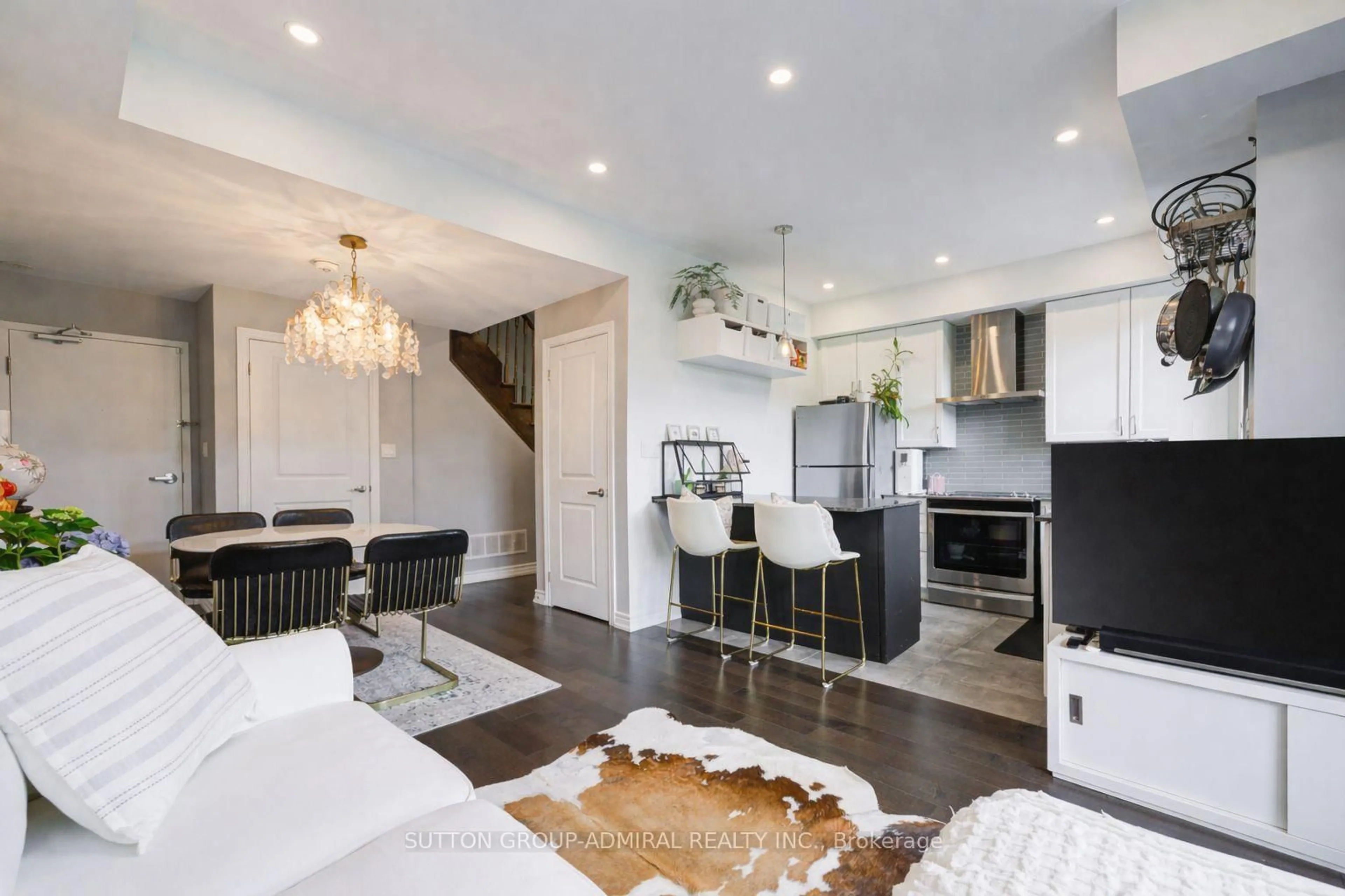 Living room with furniture, wood/laminate floor for 196 Pine Grove Rd #3, Vaughan Ontario L4L 0H8