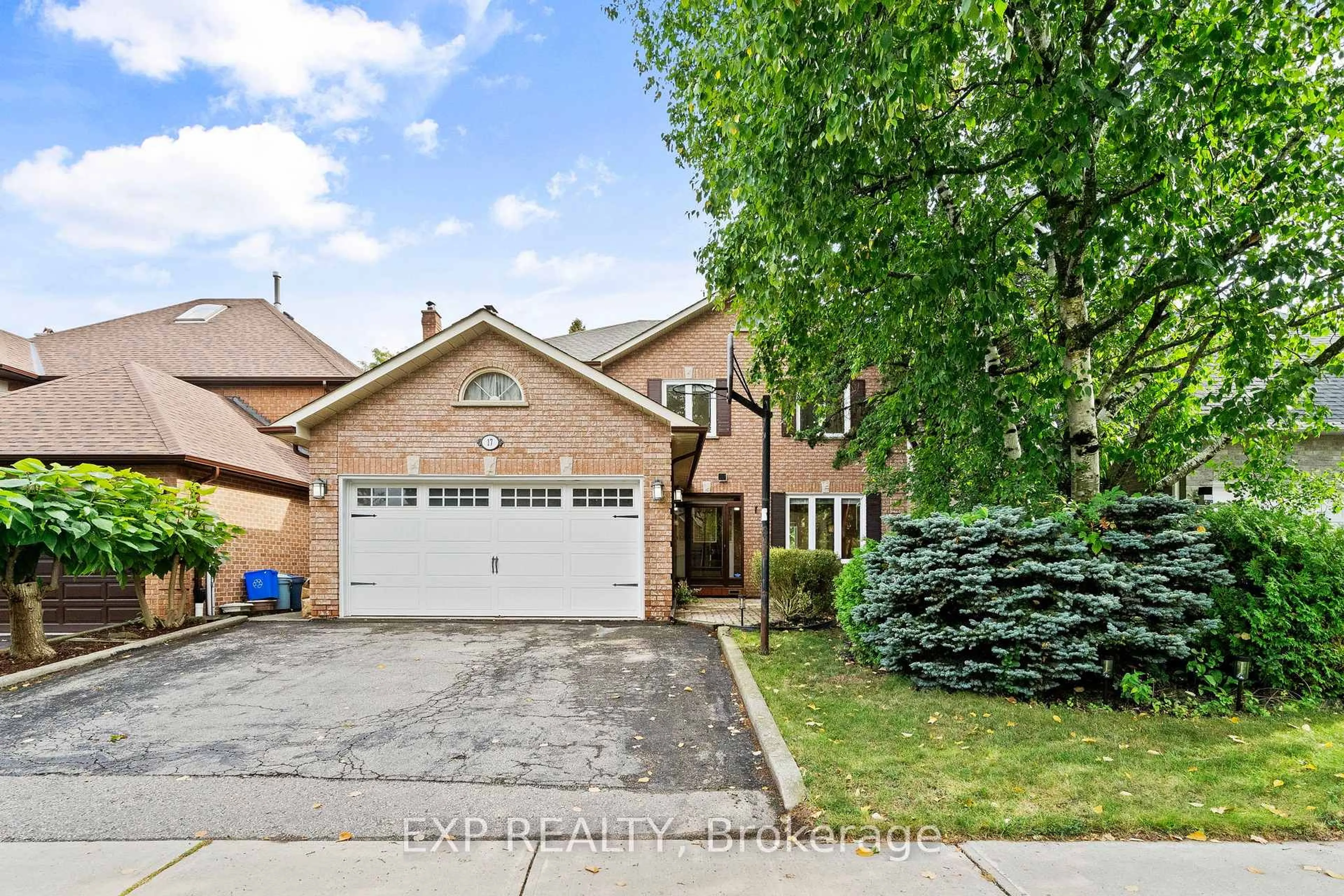 Home with brick exterior material, street for 17 Gordon Rowe Cres, Richmond Hill Ontario L4C 8S3