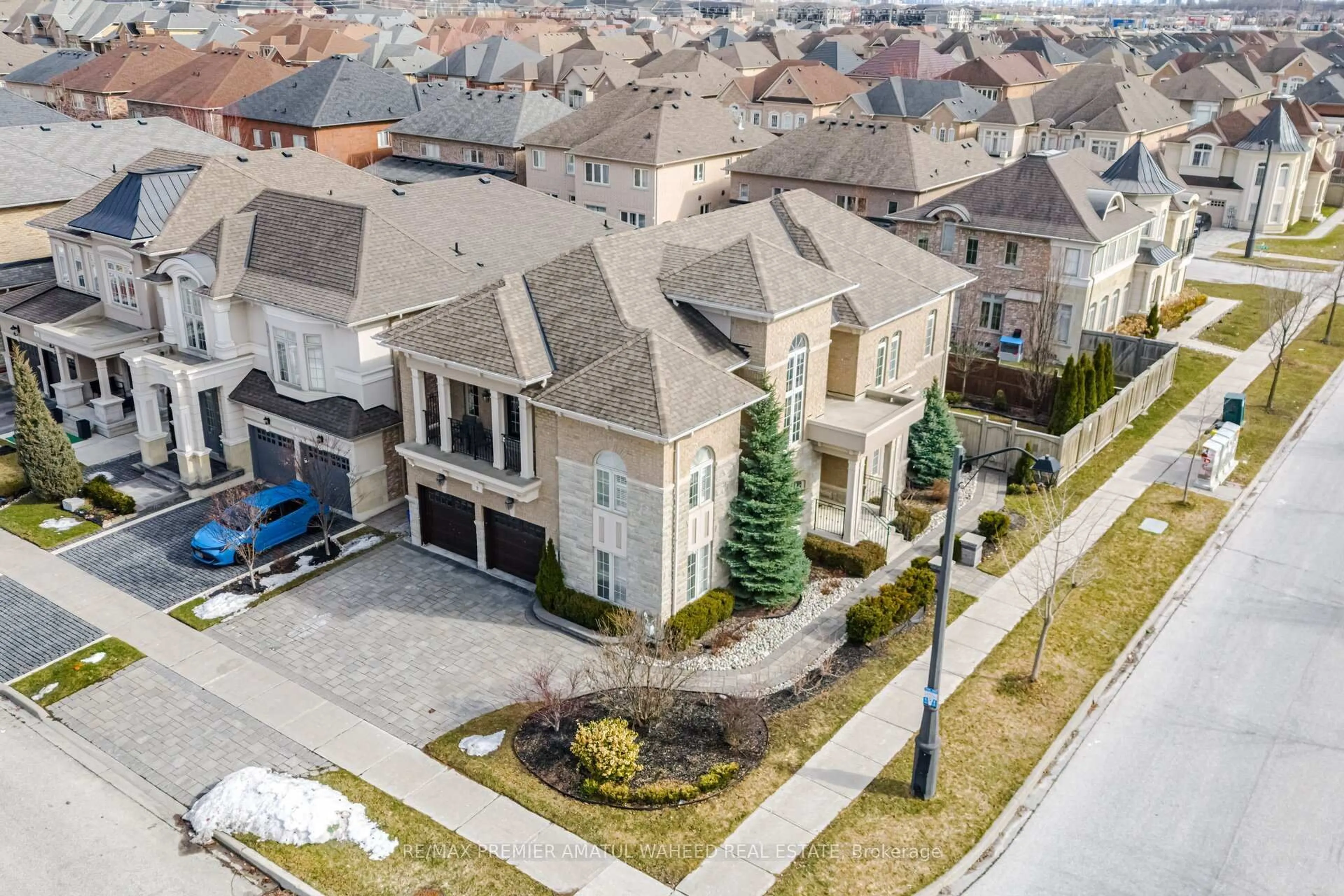 A pic from outside/outdoor area/front of a property/back of a property/a pic from drone, street for 1 Ostrovsky Rd, Vaughan Ontario L4H 0W1