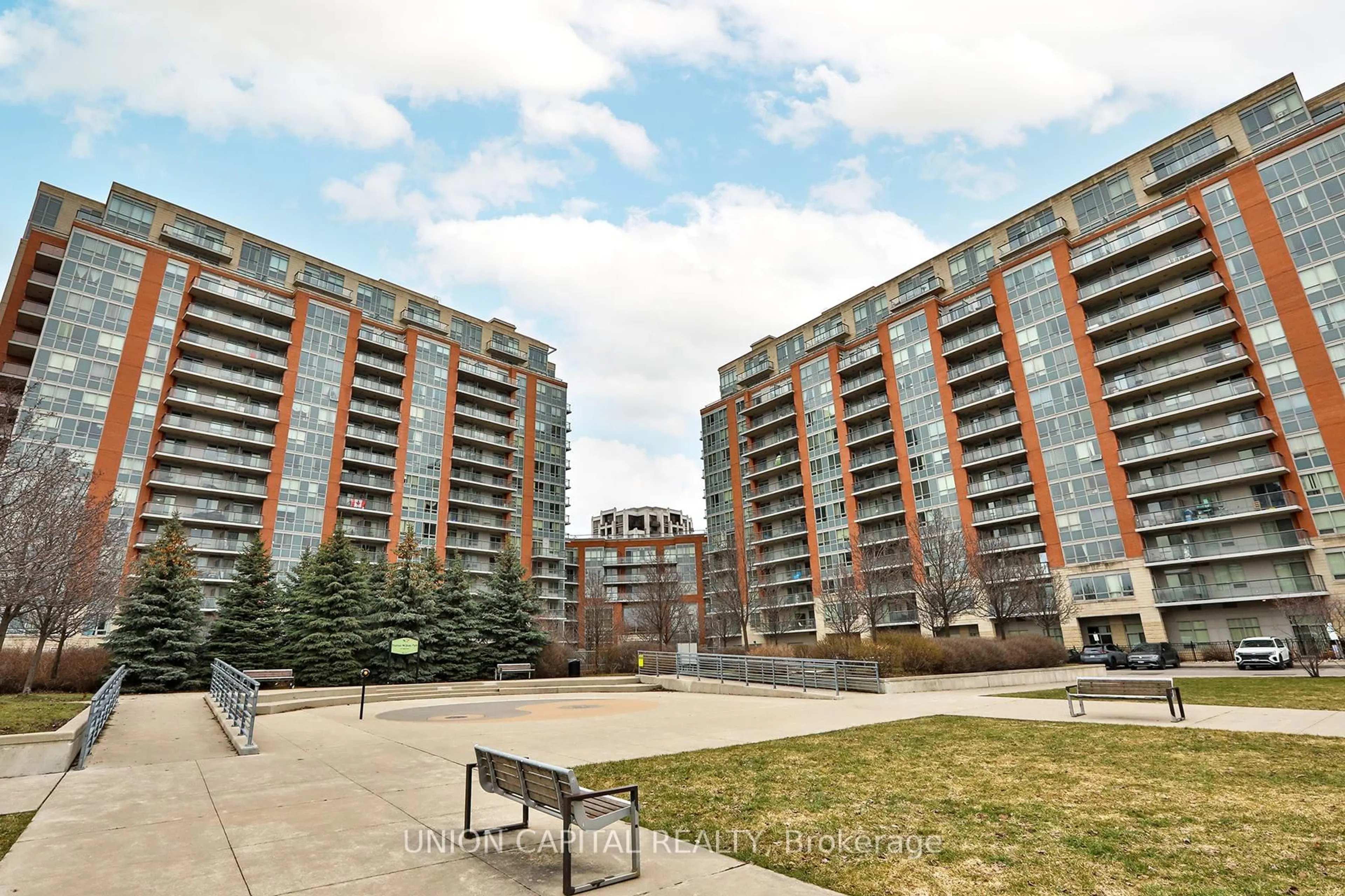 Patio, unknown for 60 South Town Centre Blvd #816, Markham Ontario L3R 7Z9