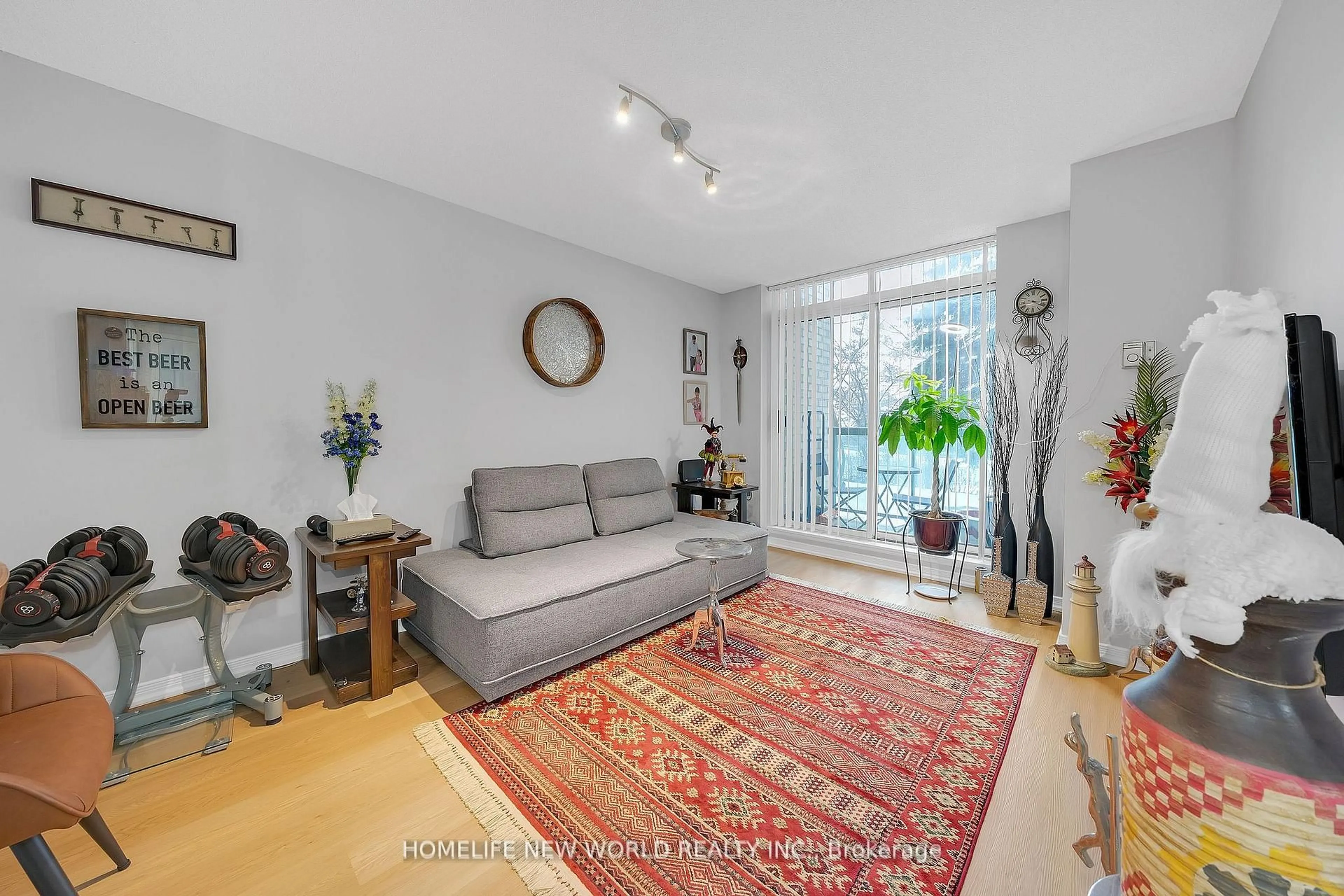 Living room with furniture, unknown for 3 Ellesmere St #105, Richmond Hill Ontario L4B 4N2