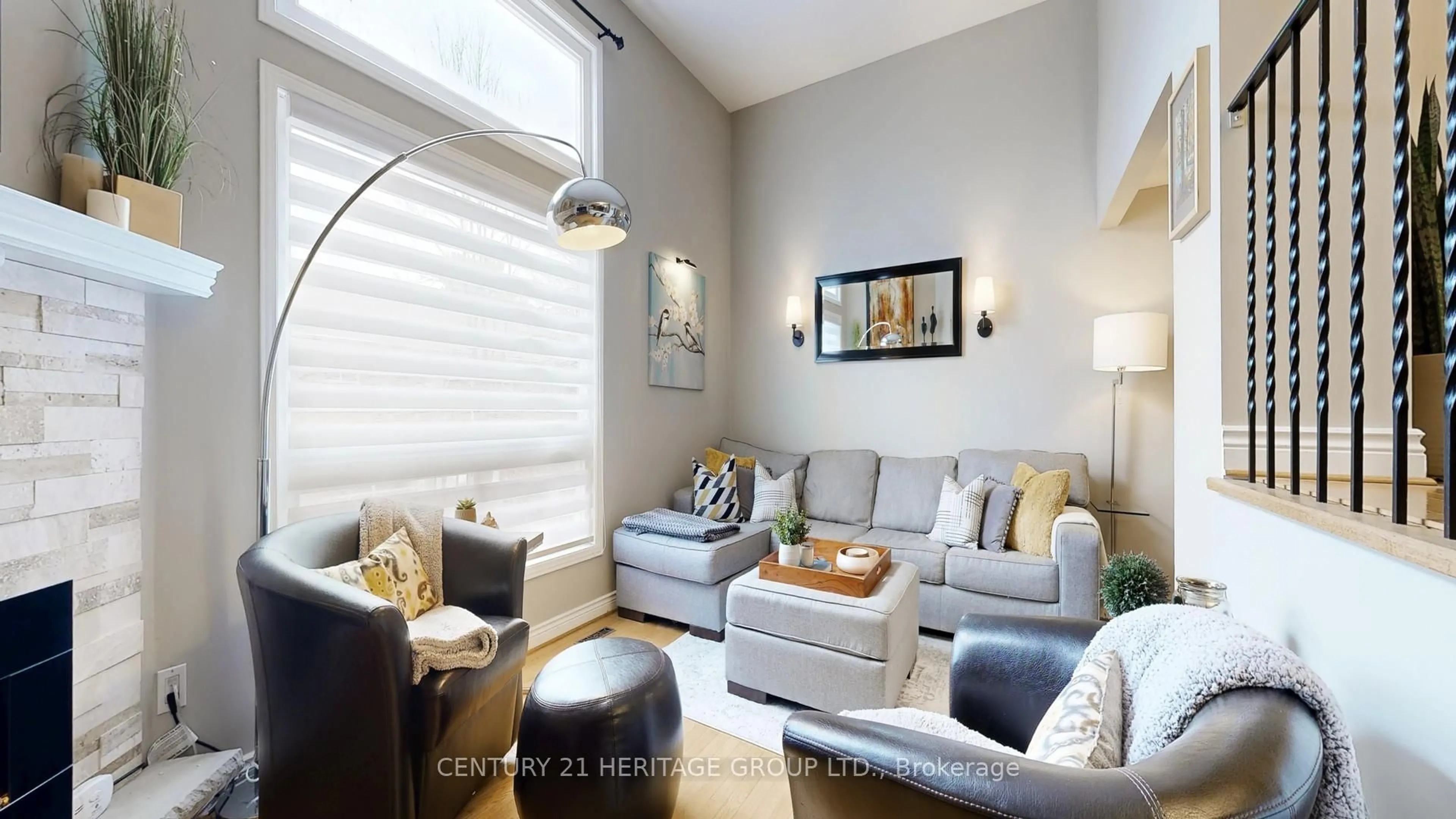 Living room with furniture, unknown for 8 Dunkeld Way, Markham Ontario L3T 4Y9