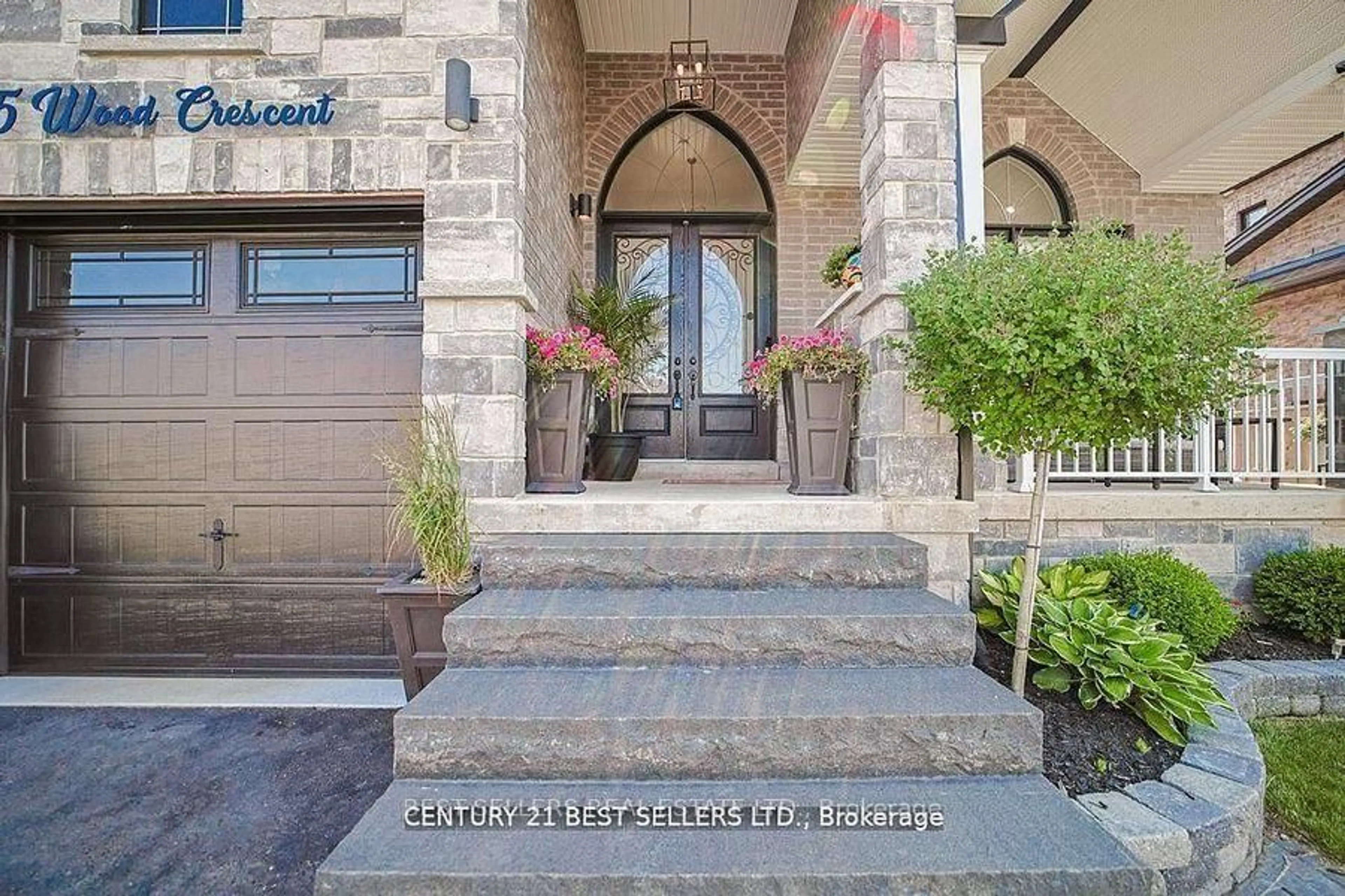 Indoor entryway for 5 Wood Cres, Essa Ontario L0M 1B5