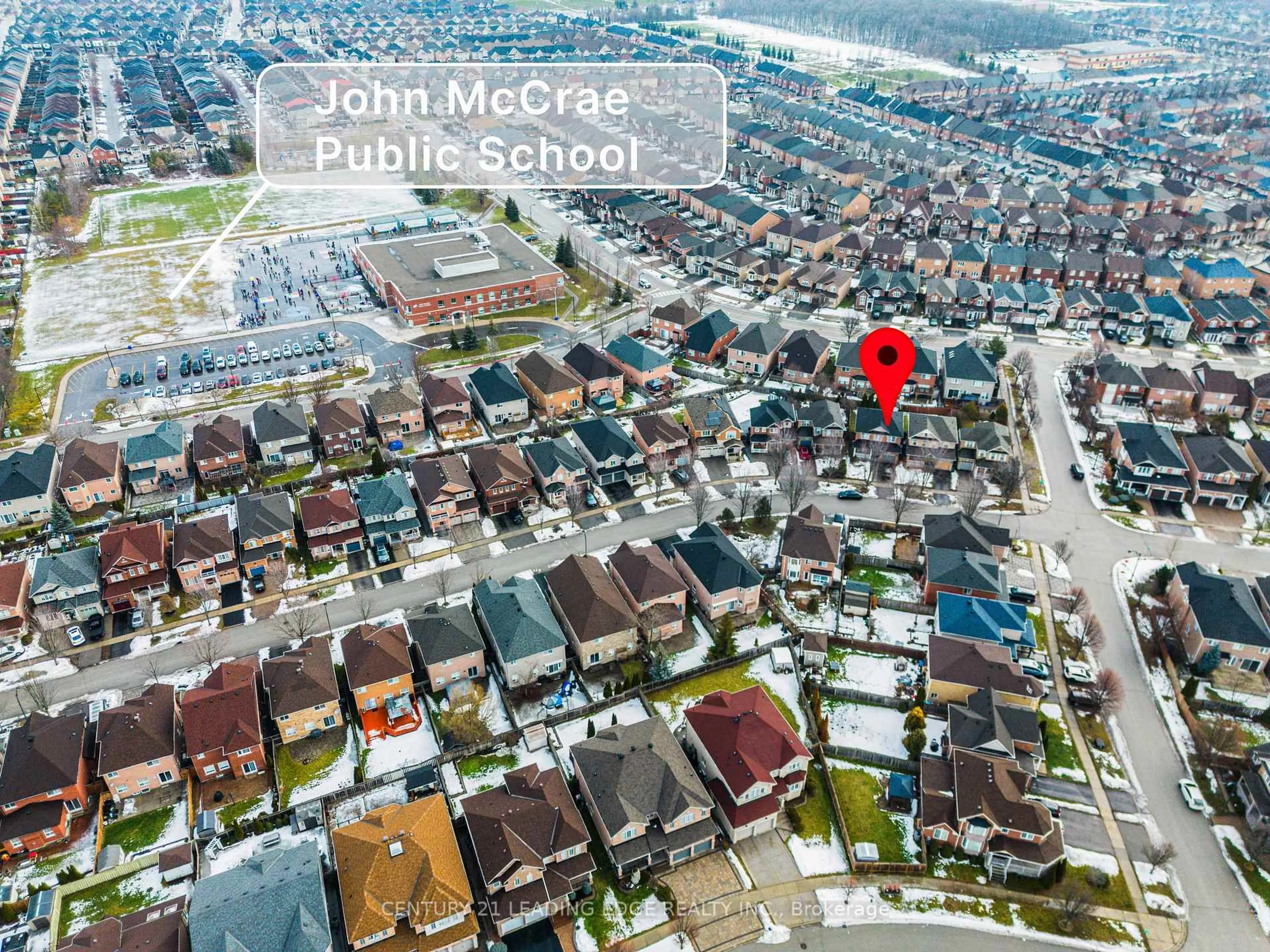 A pic from outside/outdoor area/front of a property/back of a property/a pic from drone, street for 37 Landsdown Cres, Markham Ontario L6E 1M6