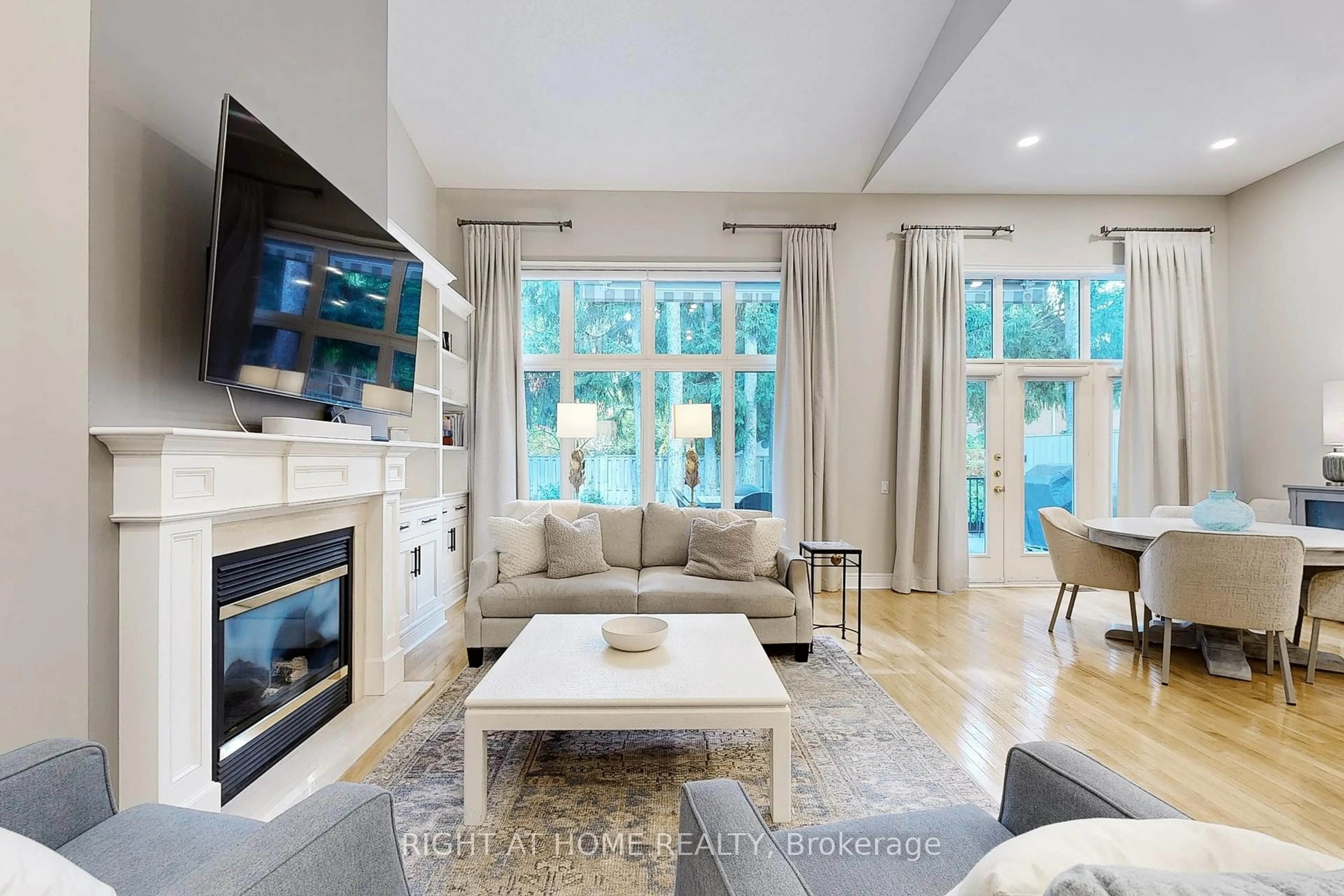 Living room with furniture, unknown for 9 Arlington Way, Markham Ontario L3T 7W9