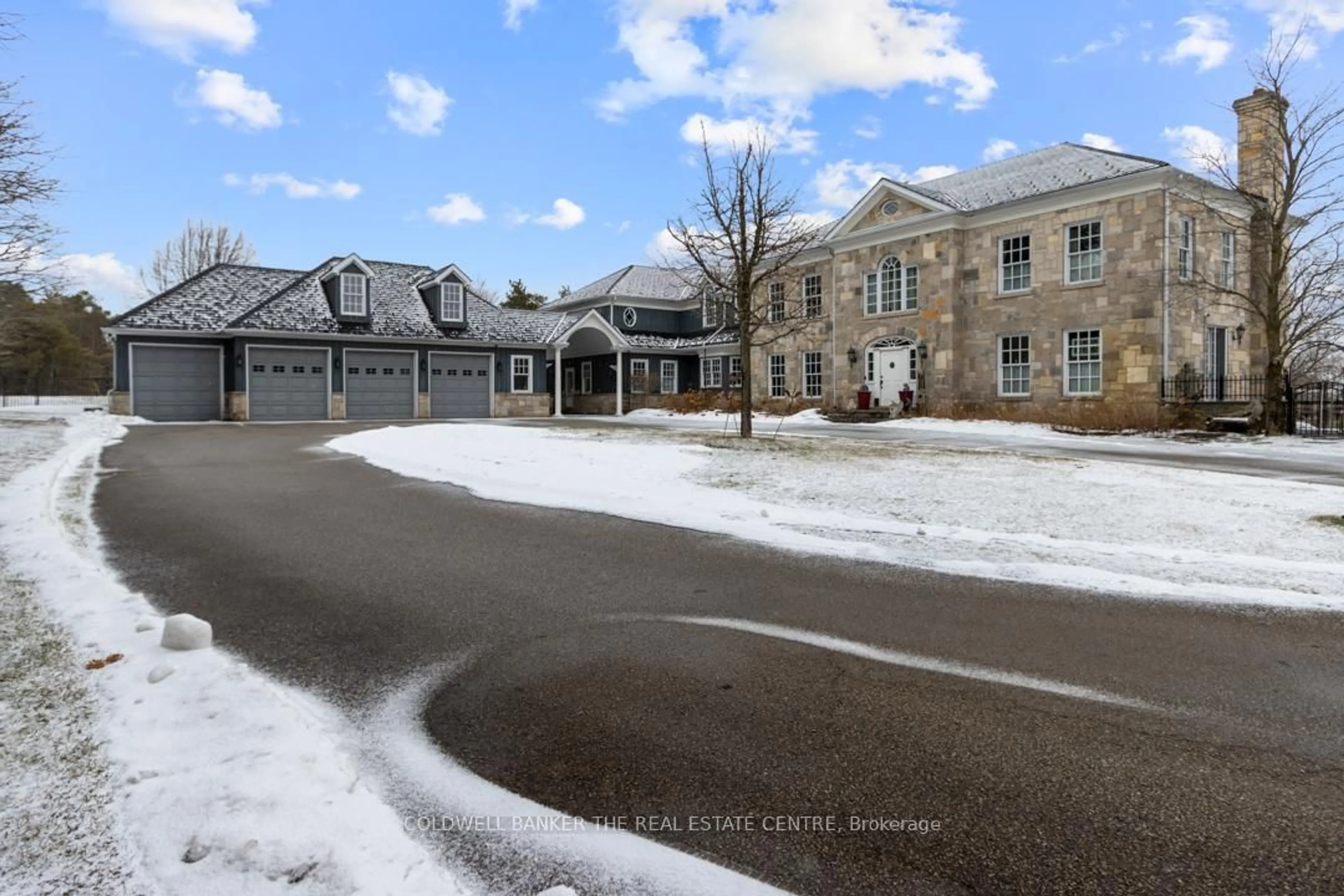A pic from outside/outdoor area/front of a property/back of a property/a pic from drone, street for 14571 Warden Ave, Whitchurch-Stouffville Ontario L4A 3V7