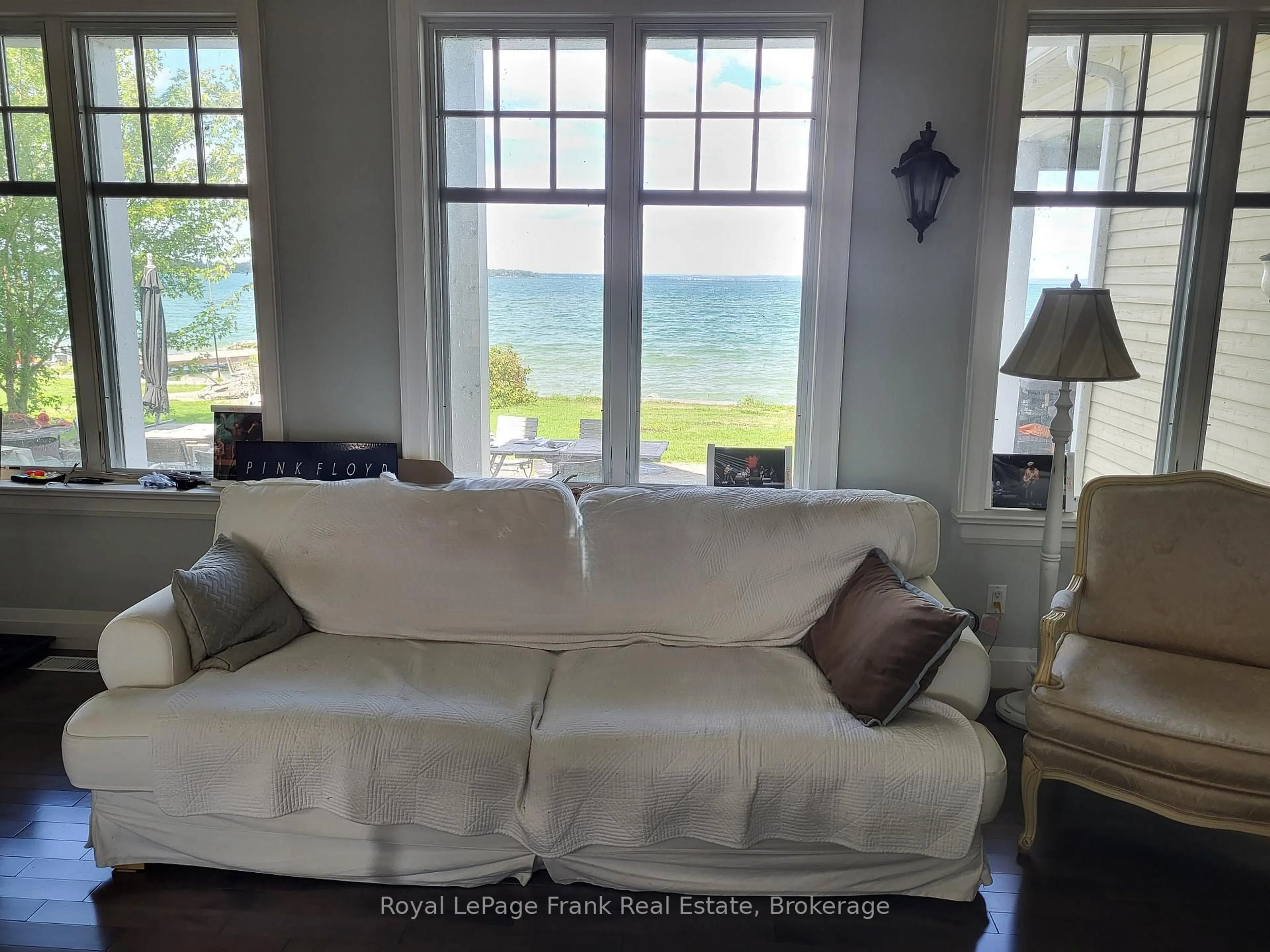 Living room with furniture, unknown for 136 Lake Dr, Georgina Ontario L4P 3E9