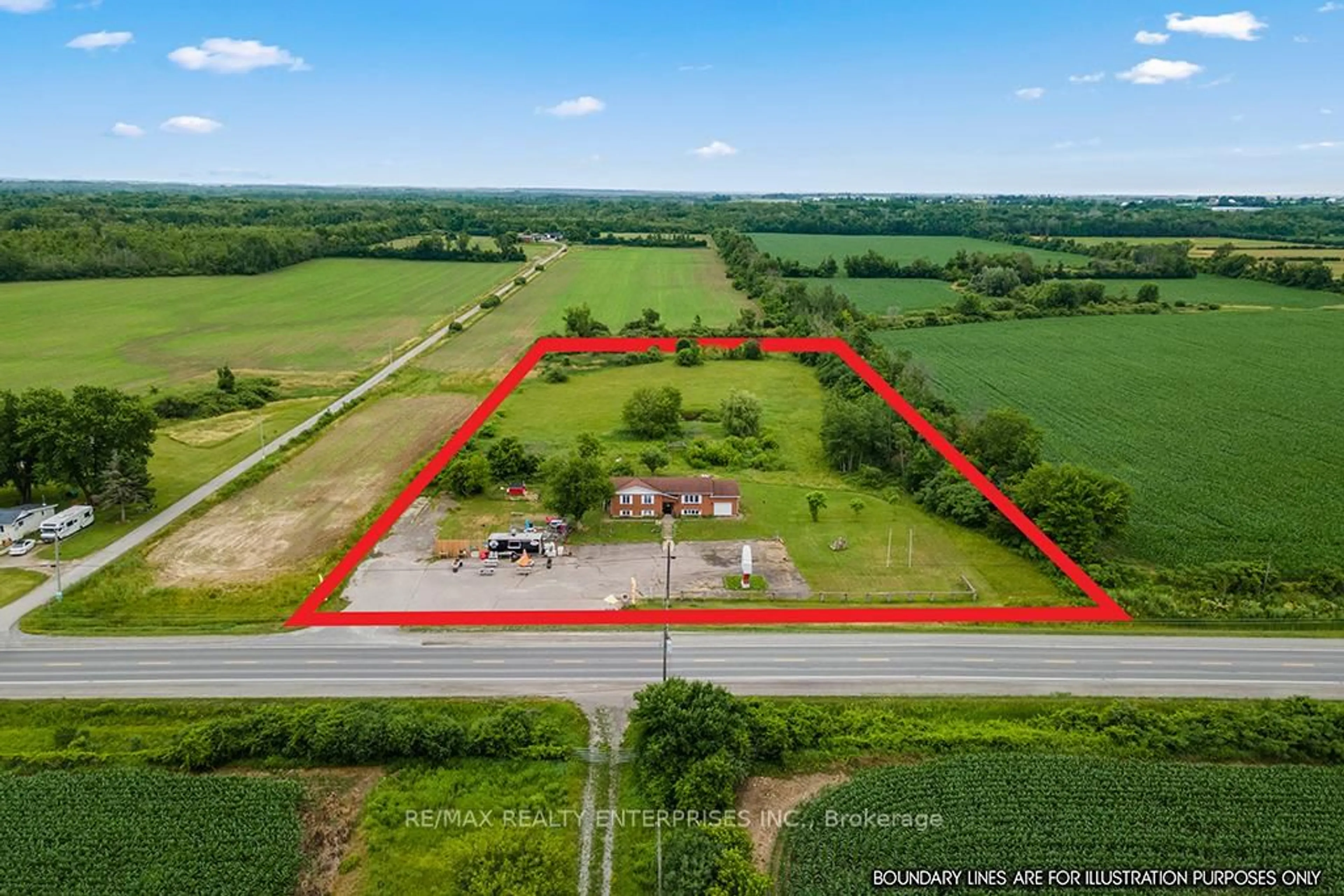 A pic from outside/outdoor area/front of a property/back of a property/a pic from drone, building for 27887 Highway 48, Georgina Ontario L0E 1R0