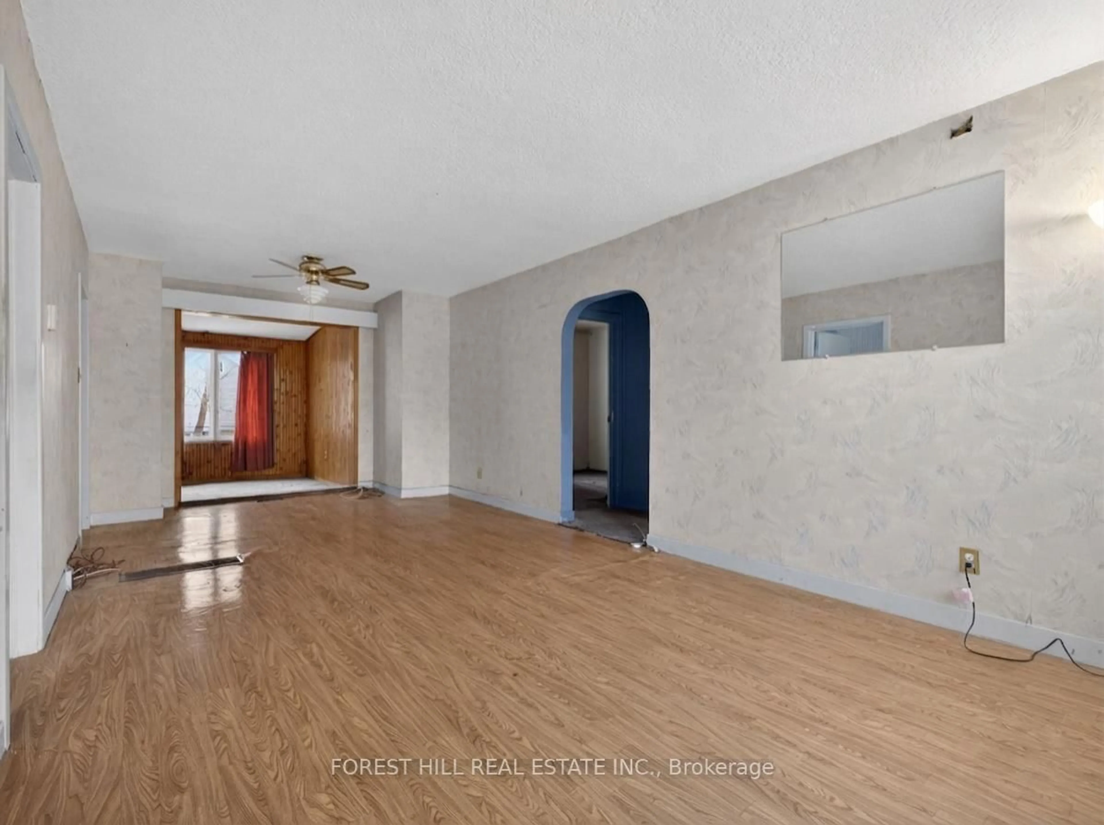 A pic of a room for 208 Essex Ave, Richmond Hill Ontario L4C 2B8
