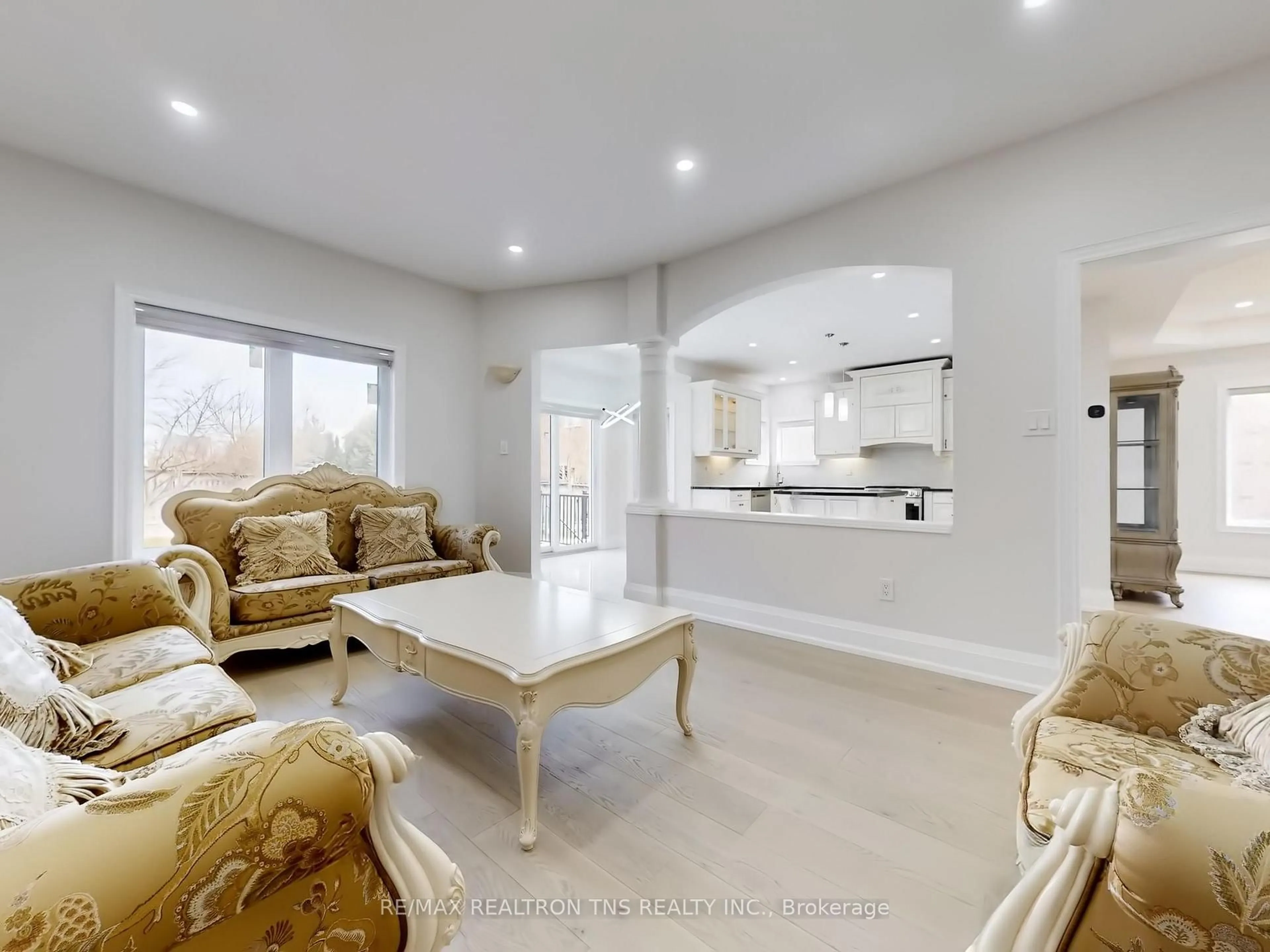 Living room with furniture, unknown for 77 Frank Endean Rd, Richmond Hill Ontario L4S 1X2