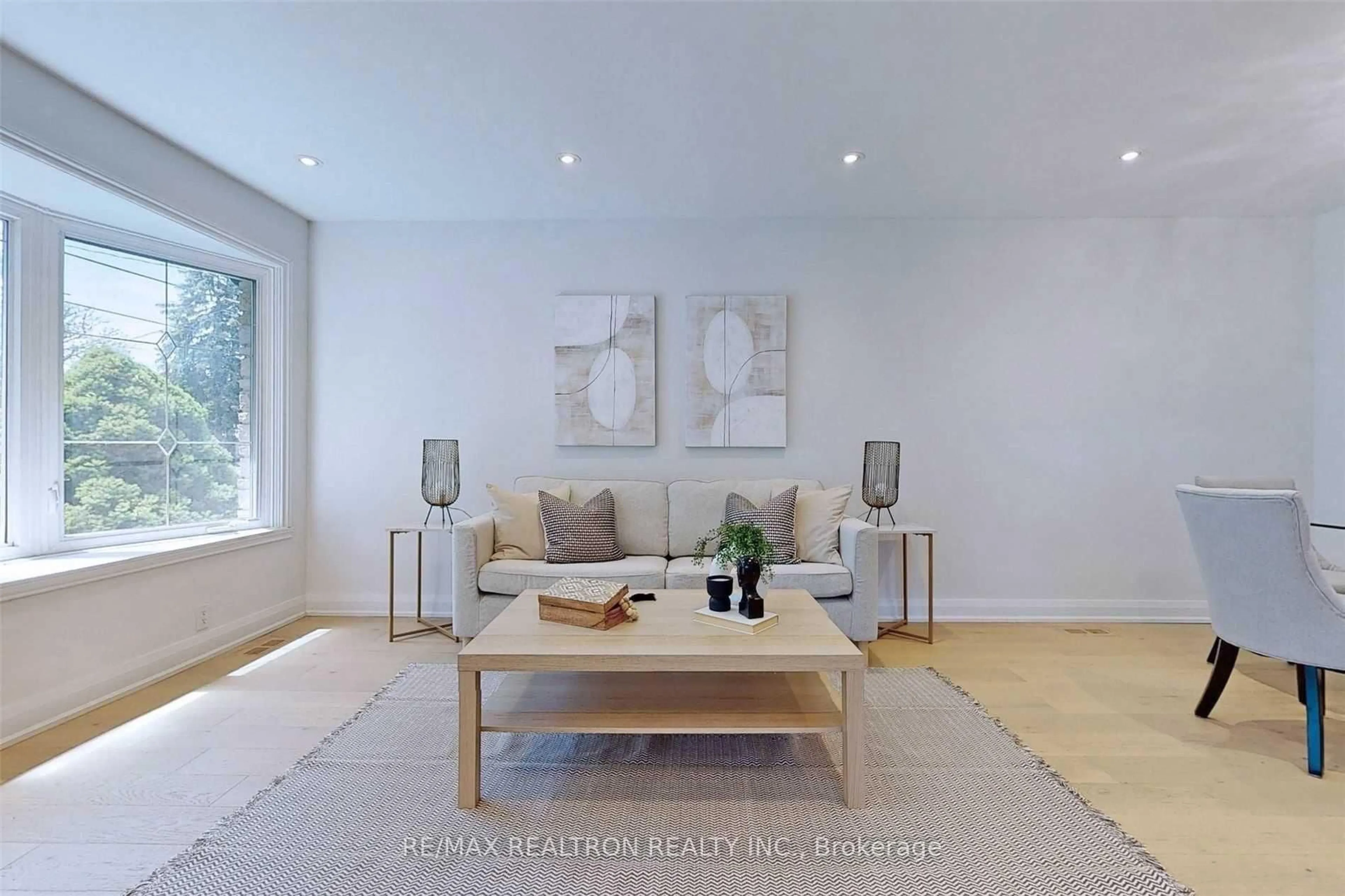 Living room with furniture, unknown for 219 Beechy Dr, Richmond Hill Ontario L4C 2X6