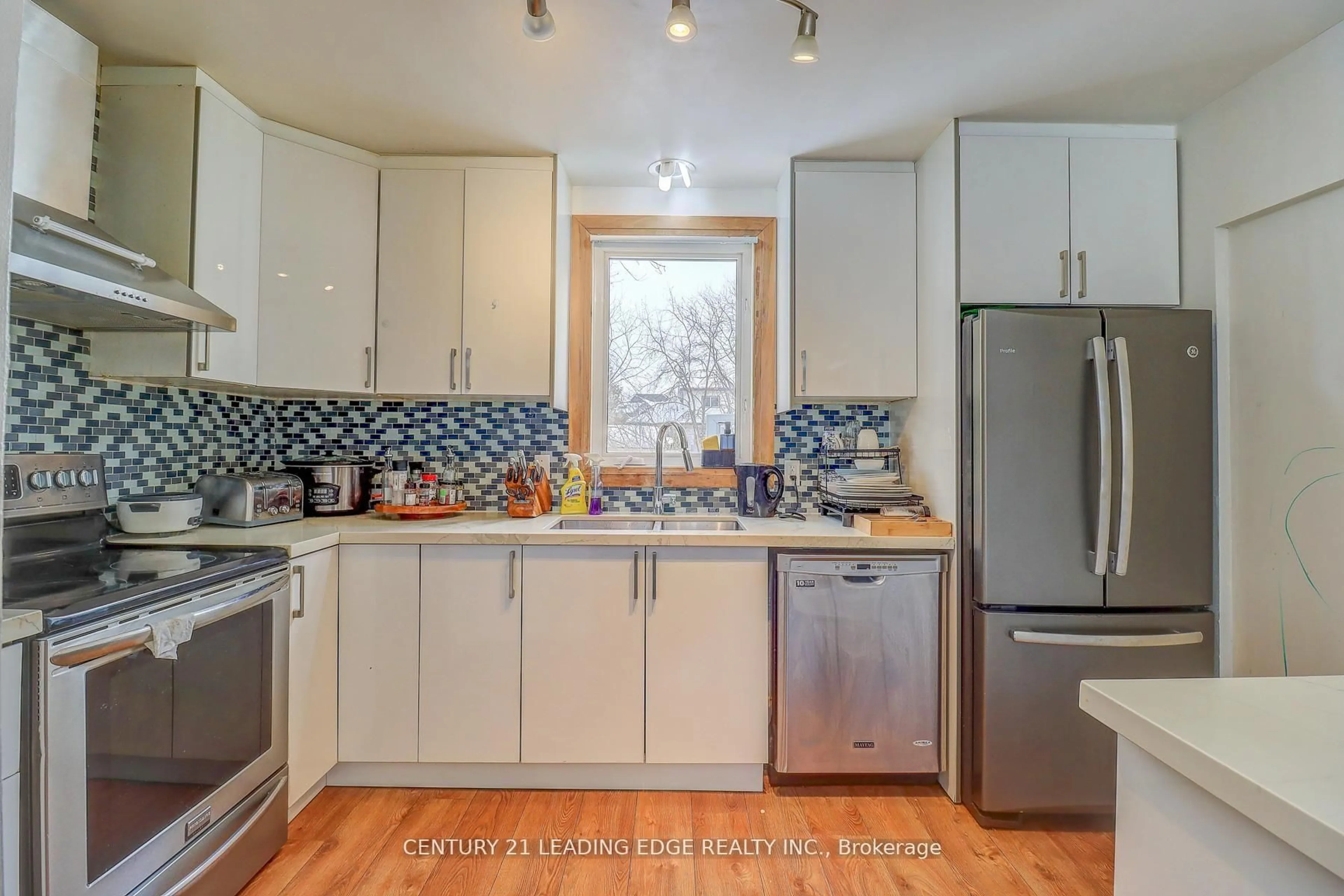 Unknown for 107 Lakeland Cres, Richmond Hill Ontario L4E 3A1