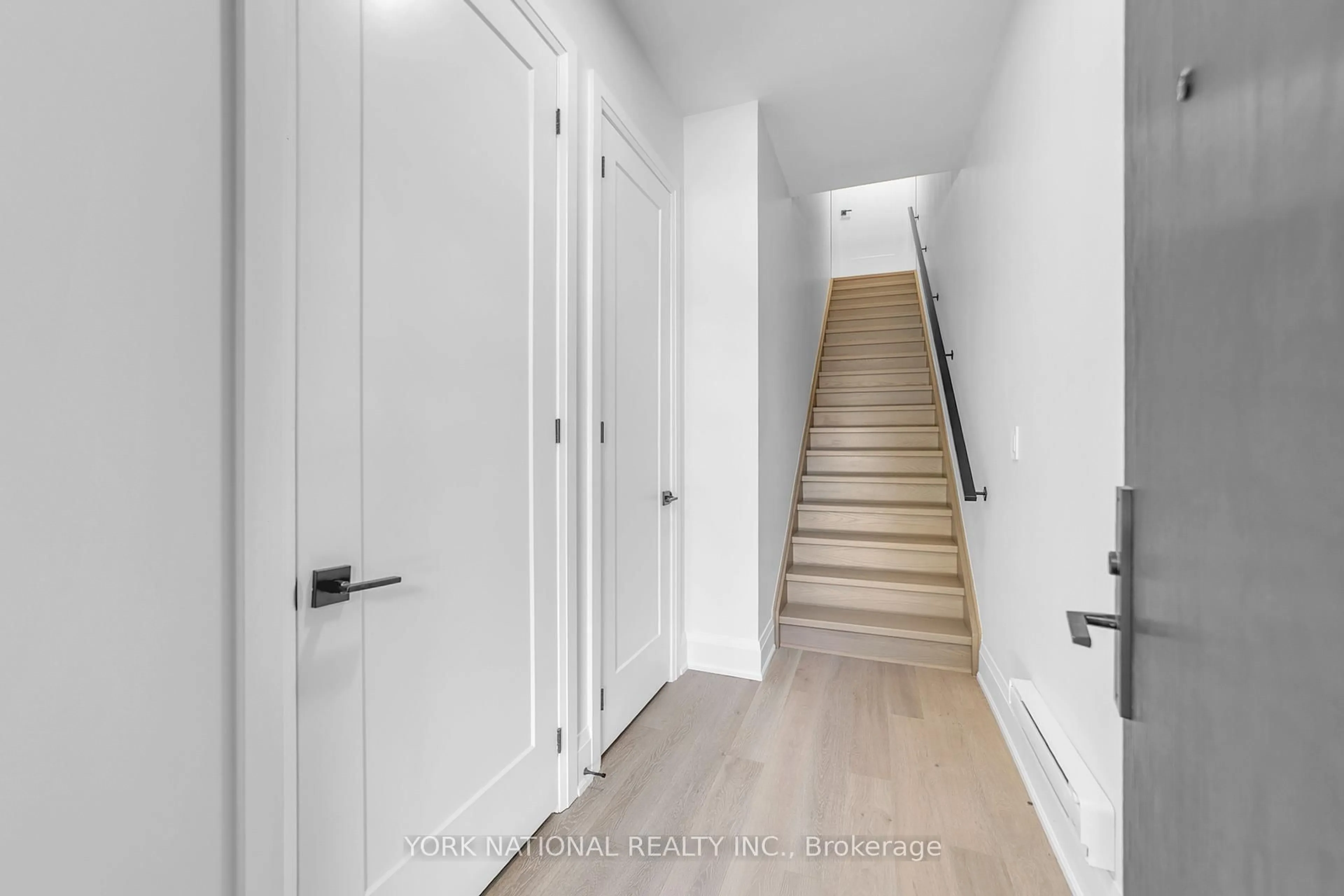 Unknown for 59 Charles St #8, Newmarket Ontario L3Y 3V7