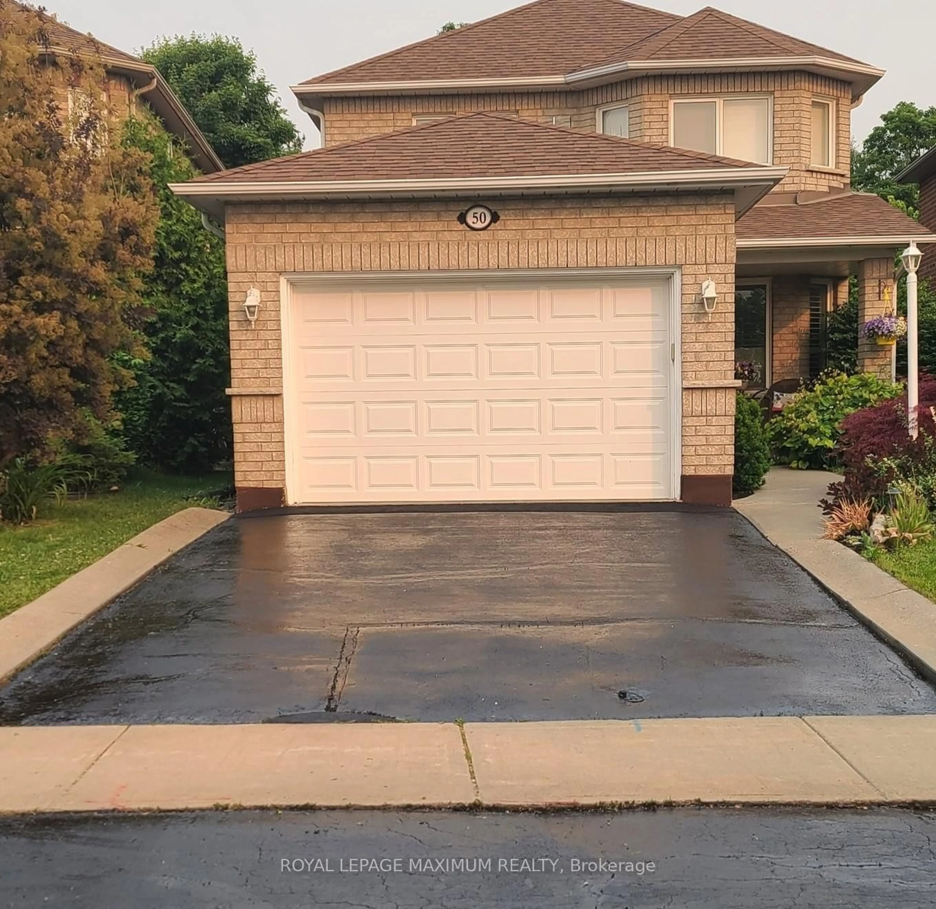 Home with vinyl exterior material, street for 50 Panorama Cres, Vaughan Ontario L4H 1J9