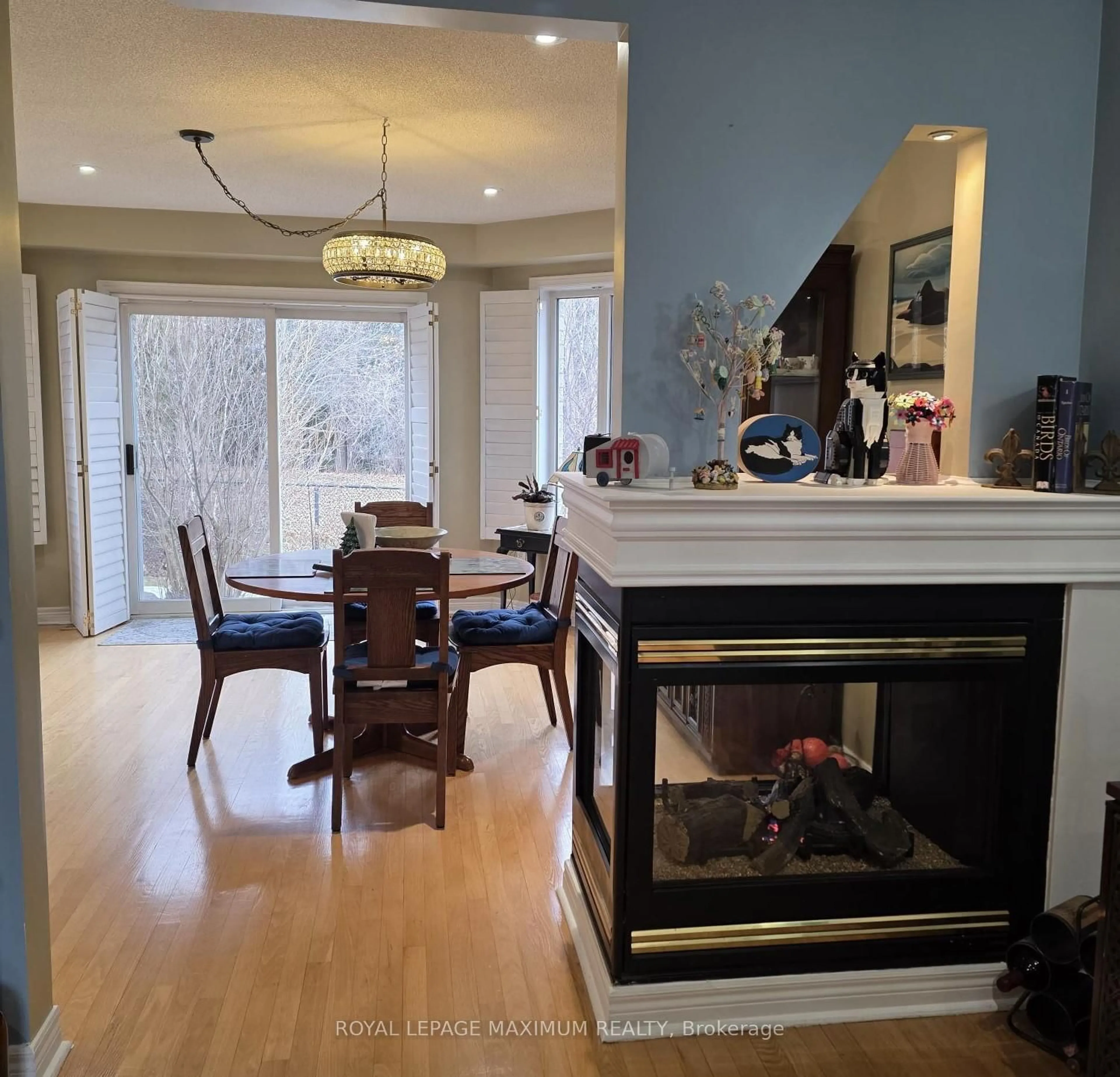 Dining room, wood/laminate floor for 50 Panorama Cres, Vaughan Ontario L4H 1J9