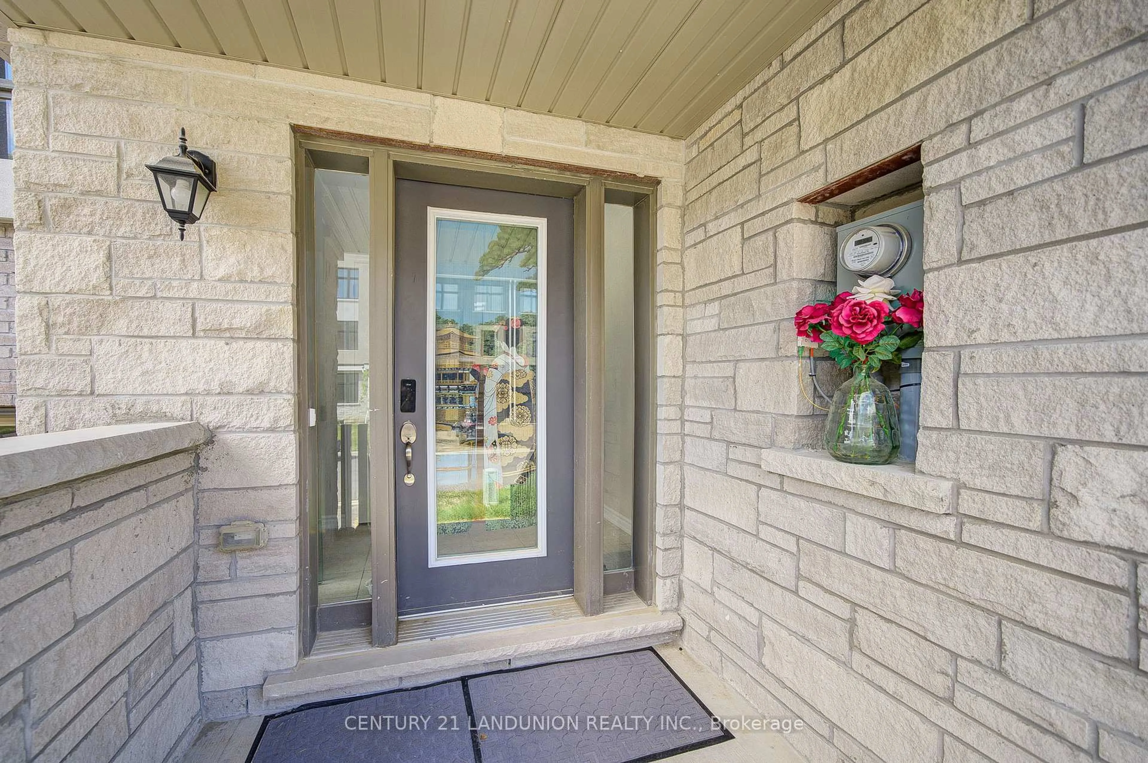 Indoor entryway for 65 Puisaya Dr, Richmond Hill Ontario L4E 1L2