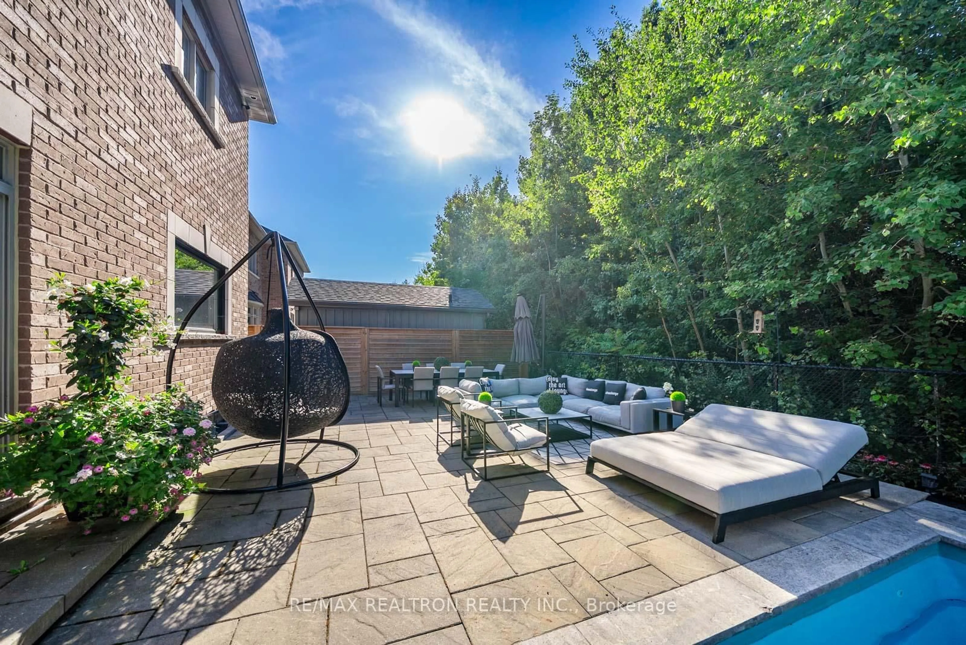 Patio, street for 61 Cedarpoint Crt, Vaughan Ontario L6A 4P7