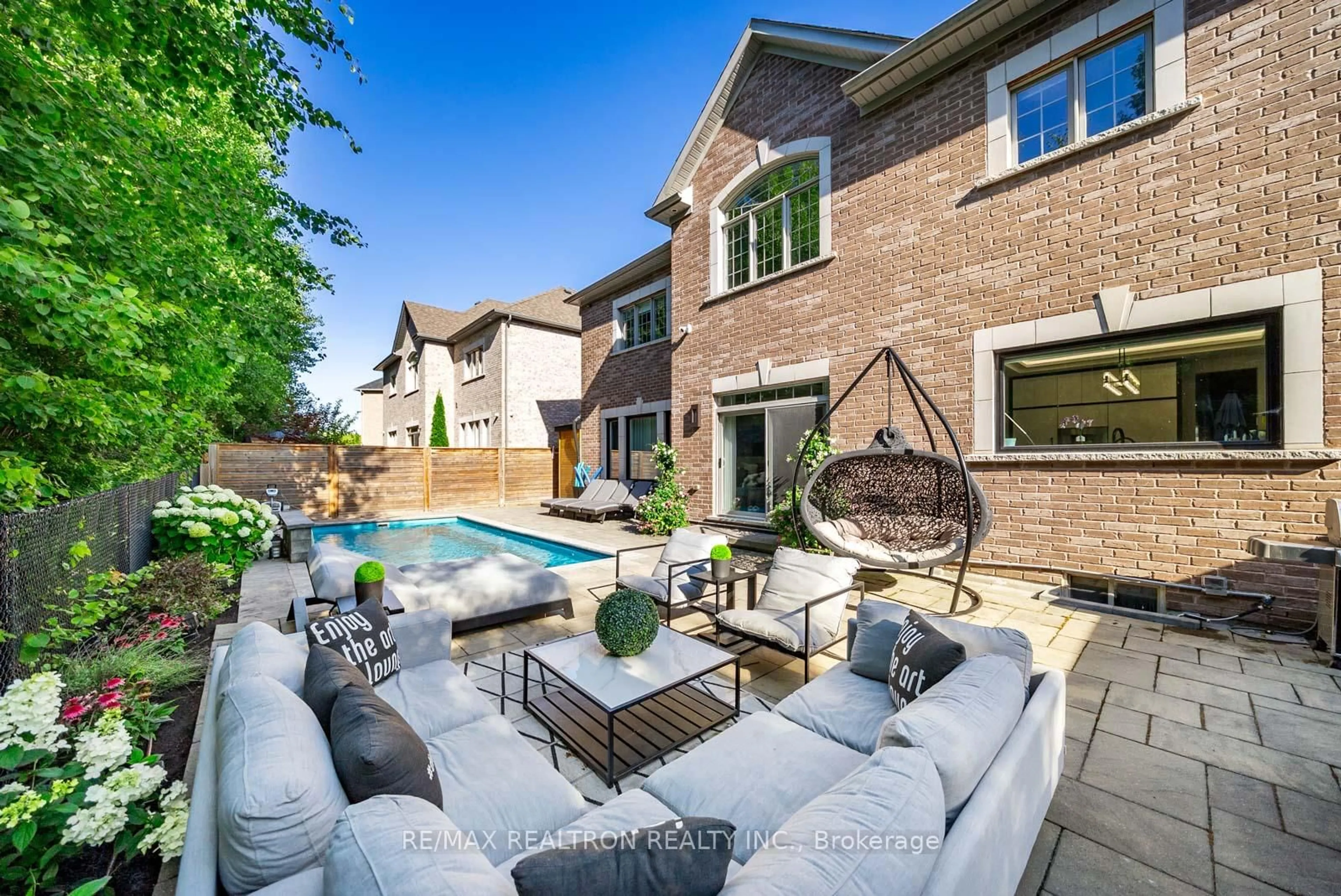 Patio, street for 61 Cedarpoint Crt, Vaughan Ontario L6A 4P7