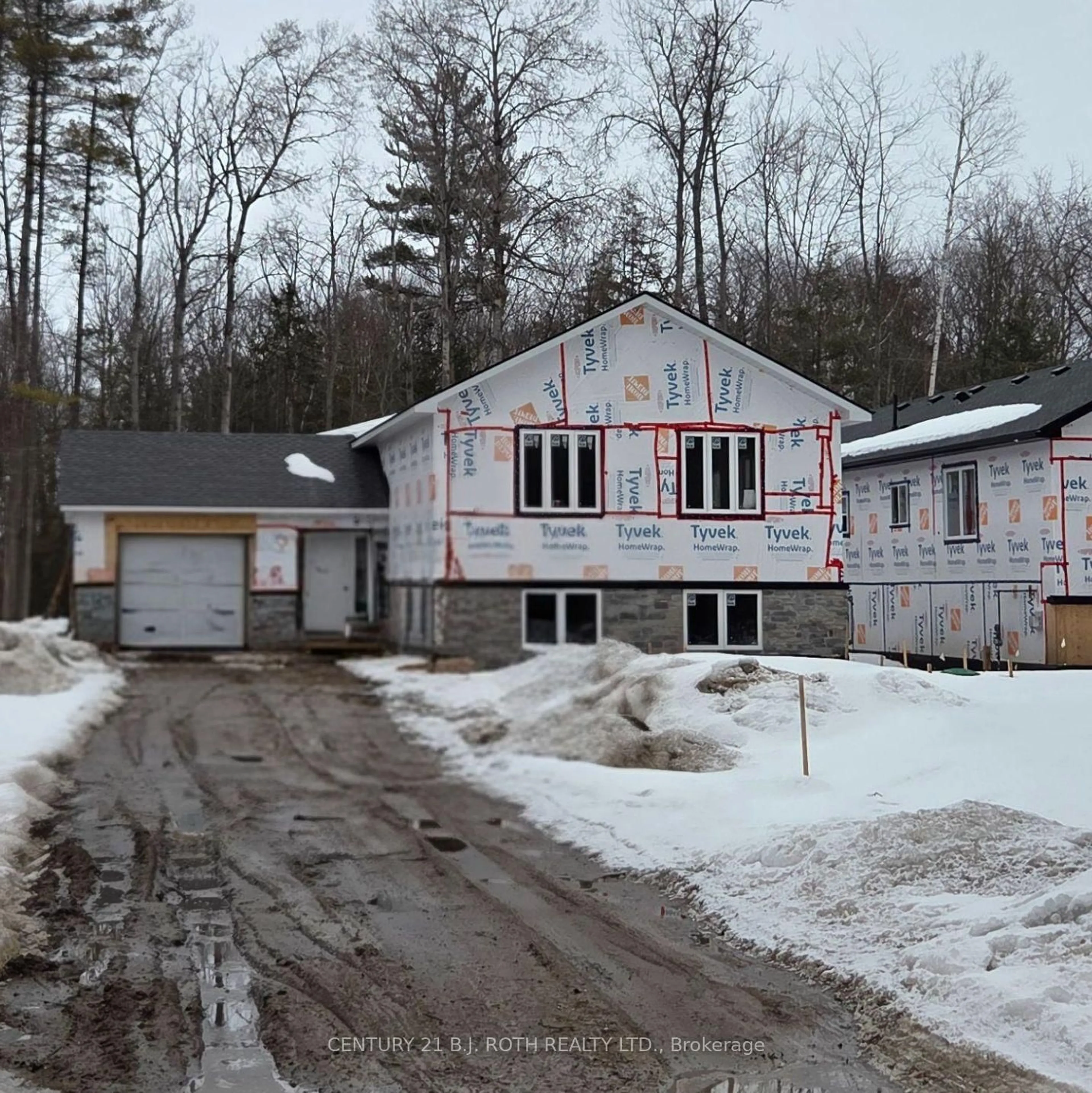 A pic from outside/outdoor area/front of a property/back of a property/a pic from drone, building for 3187 Cove Ave, Innisfil Ontario L9S 2K7