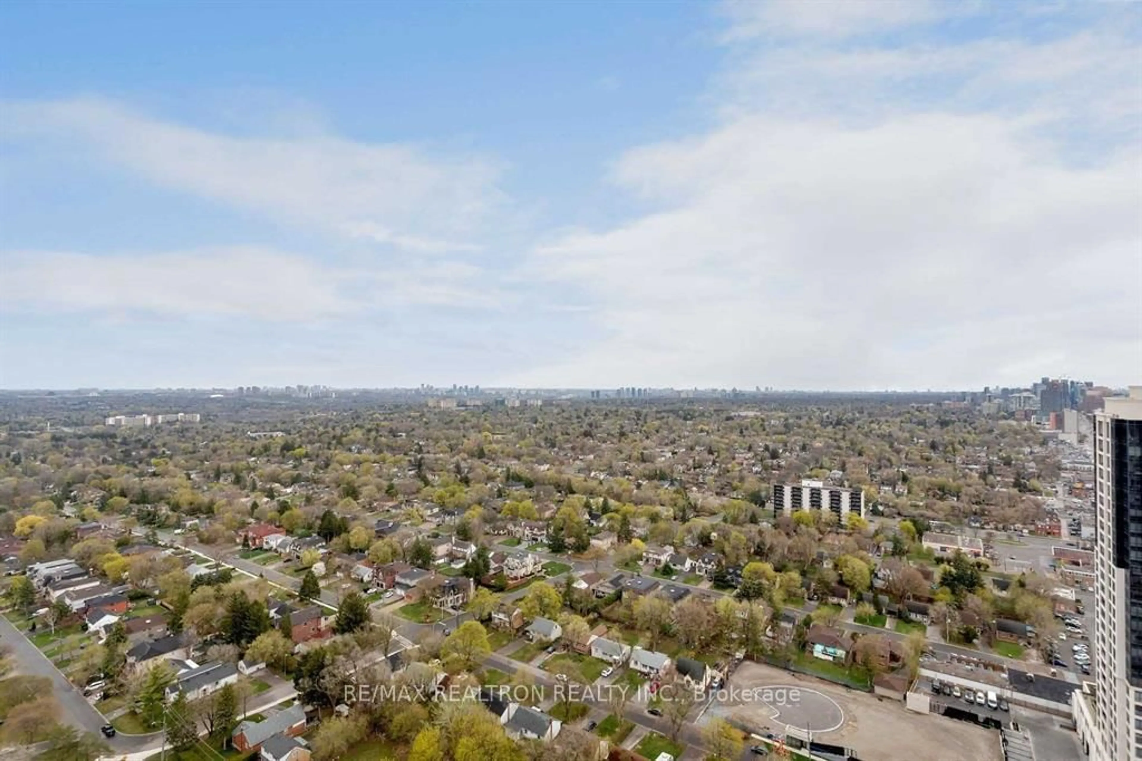 A pic from outside/outdoor area/front of a property/back of a property/a pic from drone, city buildings view from balcony for 7161 Yonge St #Ph15, Markham Ontario L3T 0C8