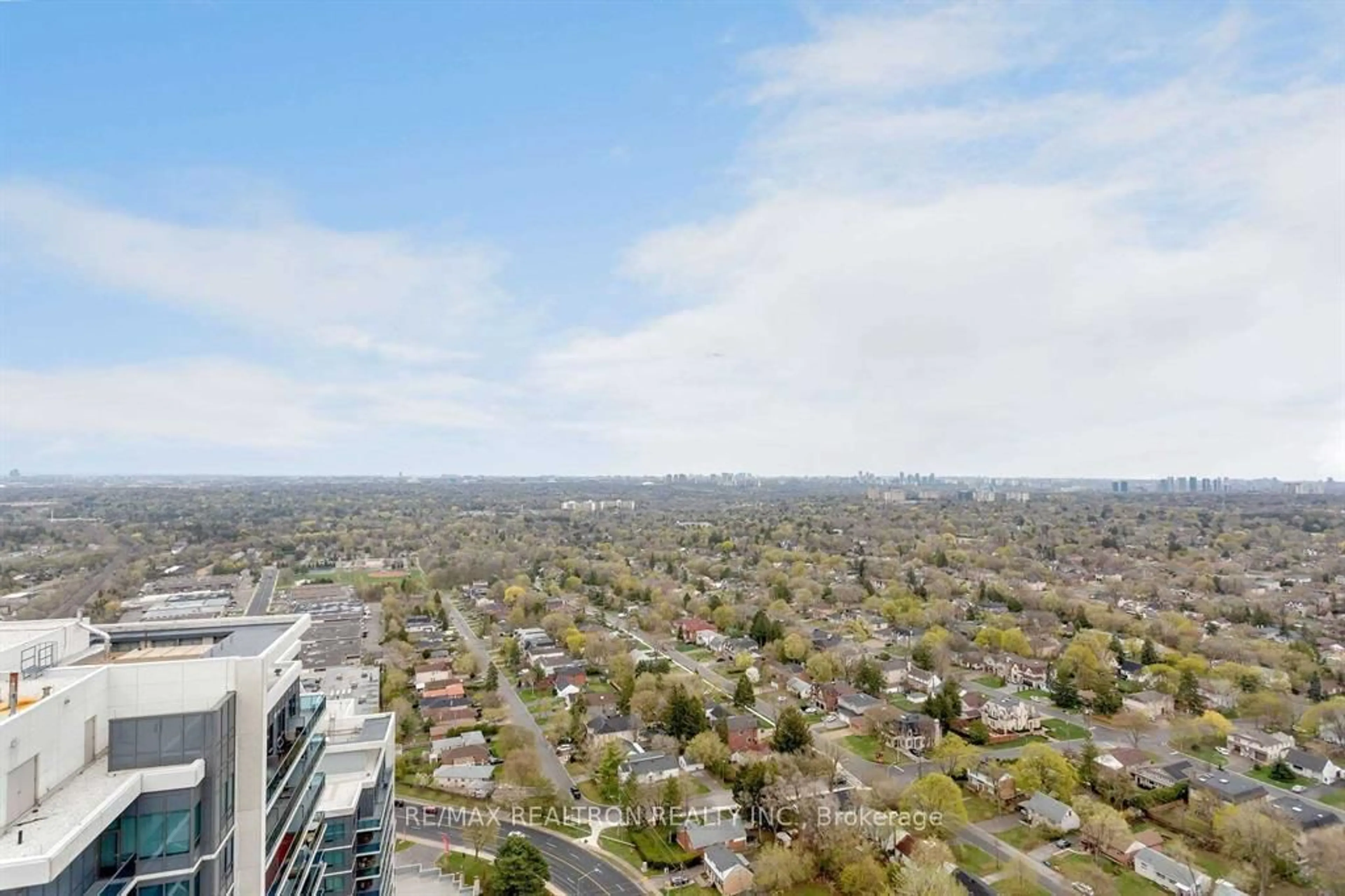 A pic from outside/outdoor area/front of a property/back of a property/a pic from drone, city buildings view from balcony for 7161 Yonge St #Ph15, Markham Ontario L3T 0C8