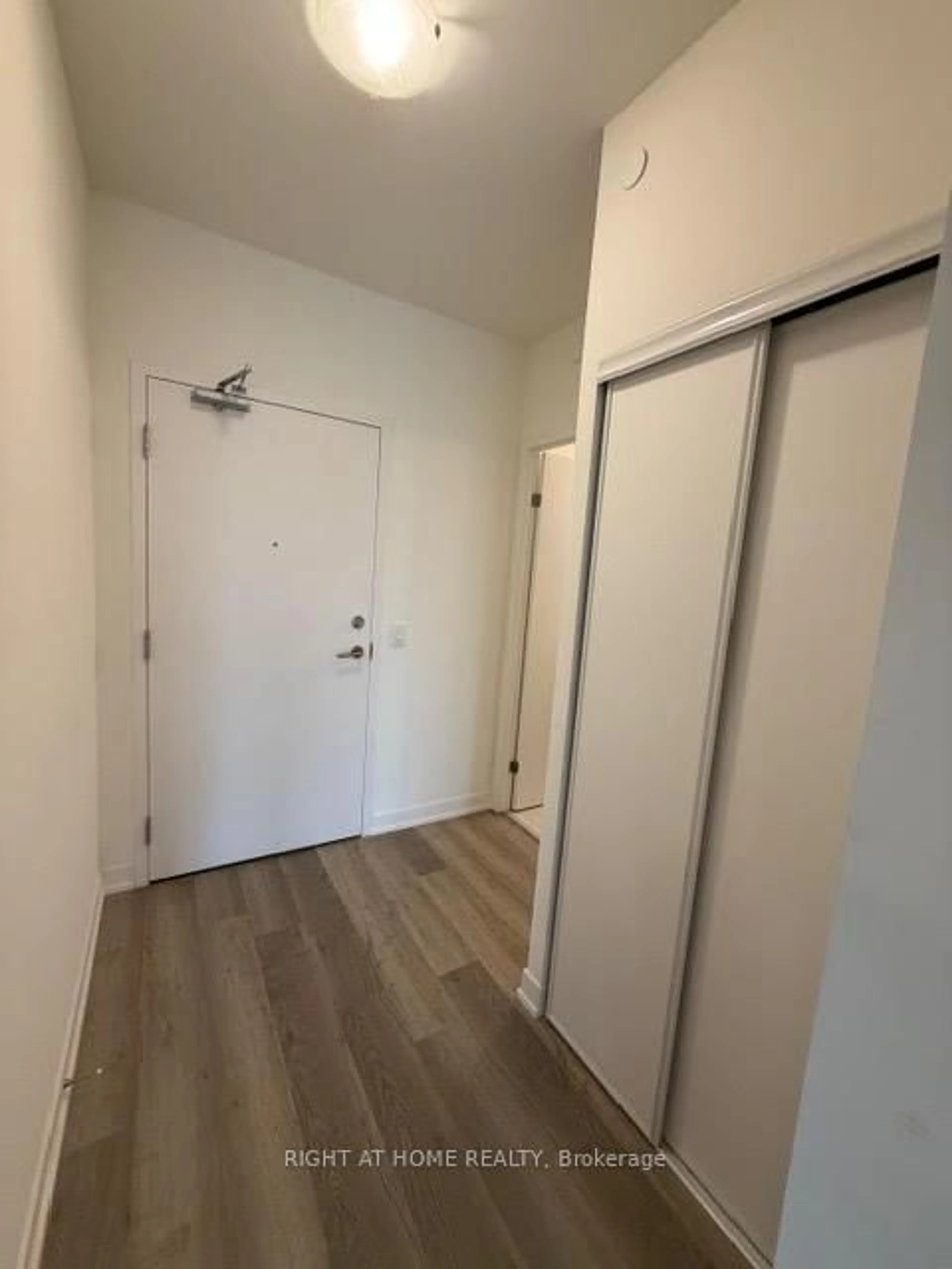A pic of a room for 6 DAVID EYER Rd #307, Richmond Hill Ontario L4S 0N5