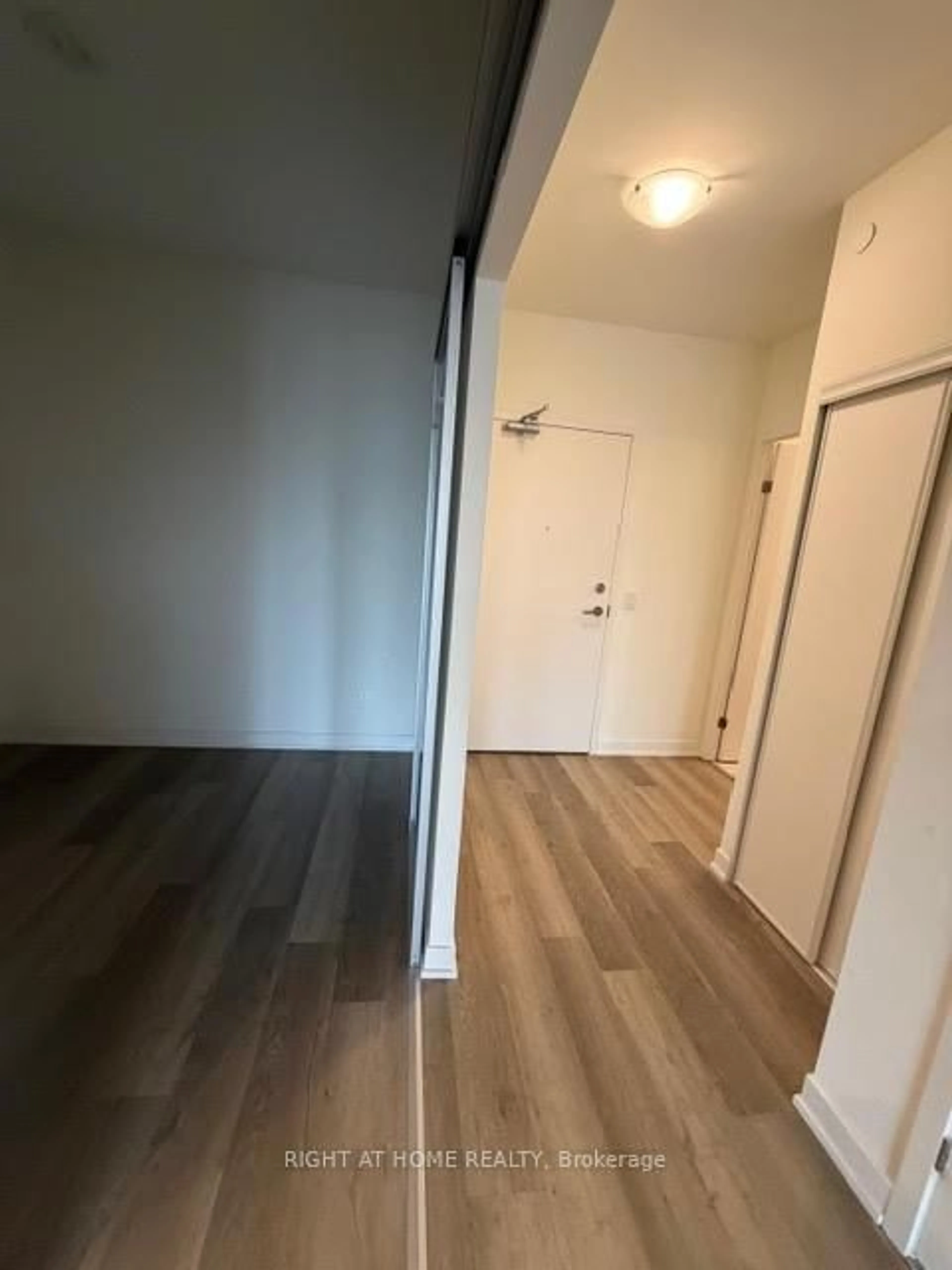 A pic of a room for 6 DAVID EYER Rd #307, Richmond Hill Ontario L4S 0N5