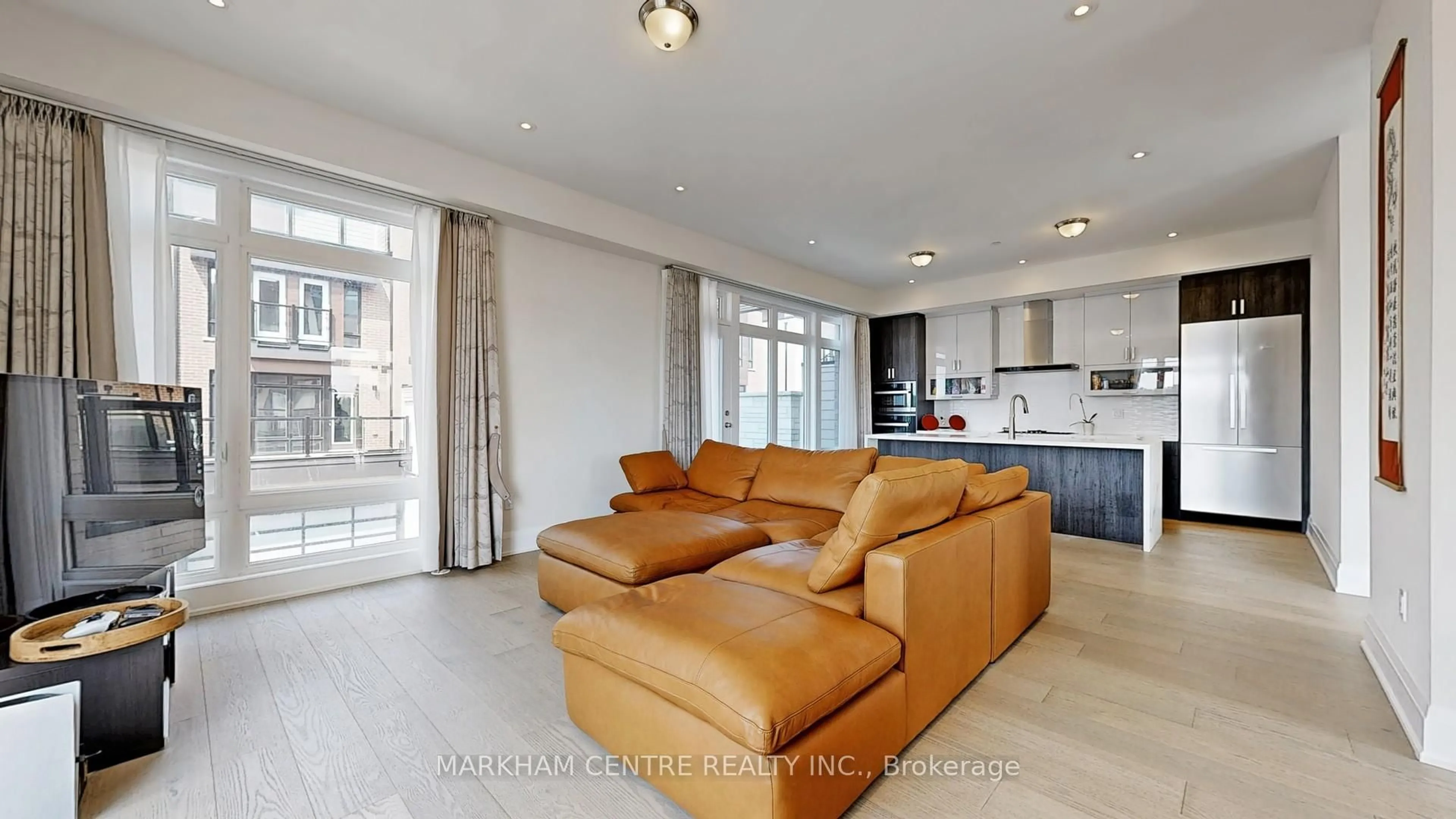 Living room with furniture, unknown for 76 Ingersoll Lane, Richmond Hill Ontario L4E 1G9