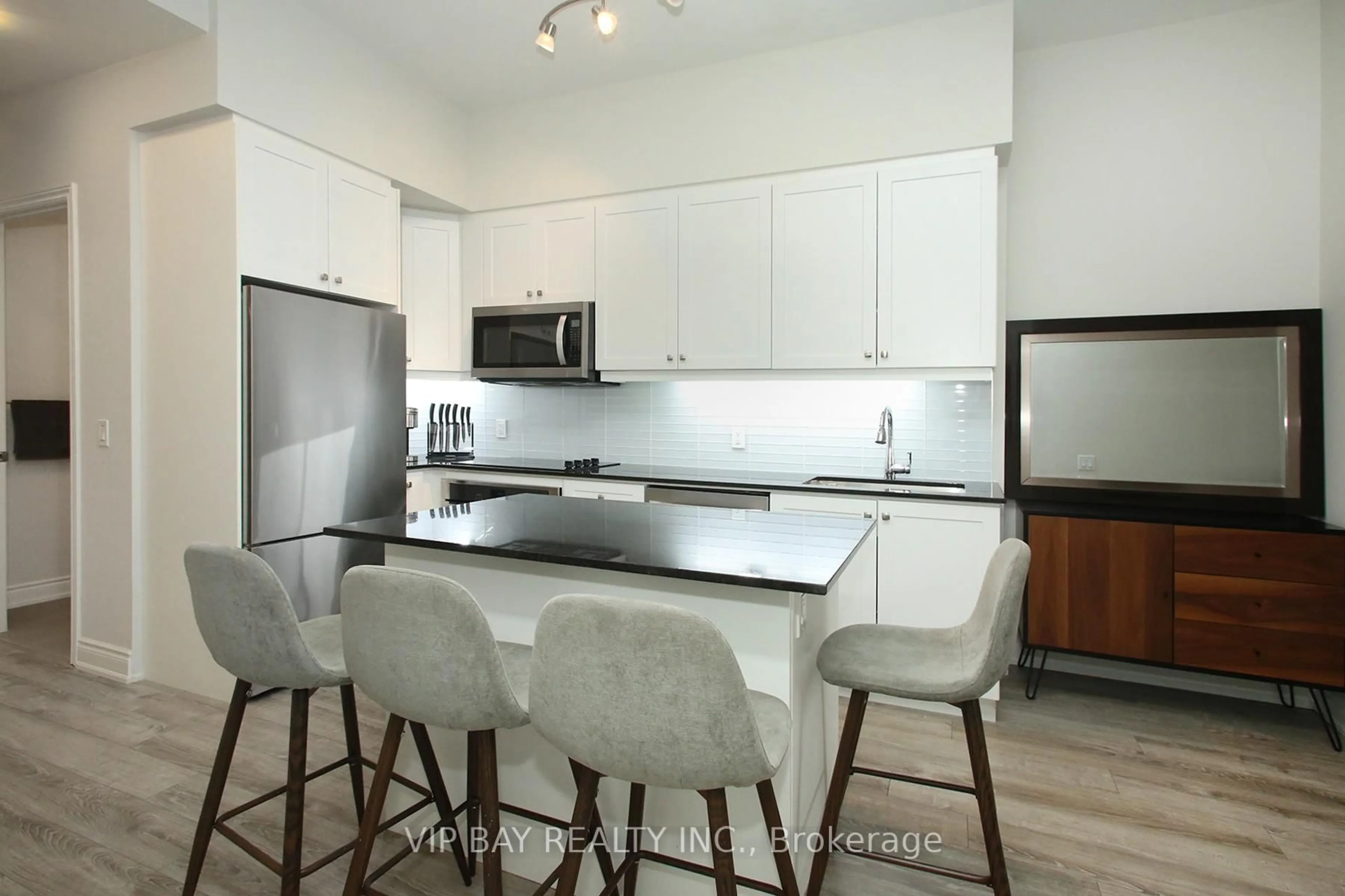 Open concept kitchen, unknown for 9618 Yonge St #511, Richmond Hill Ontario L4C 0X5