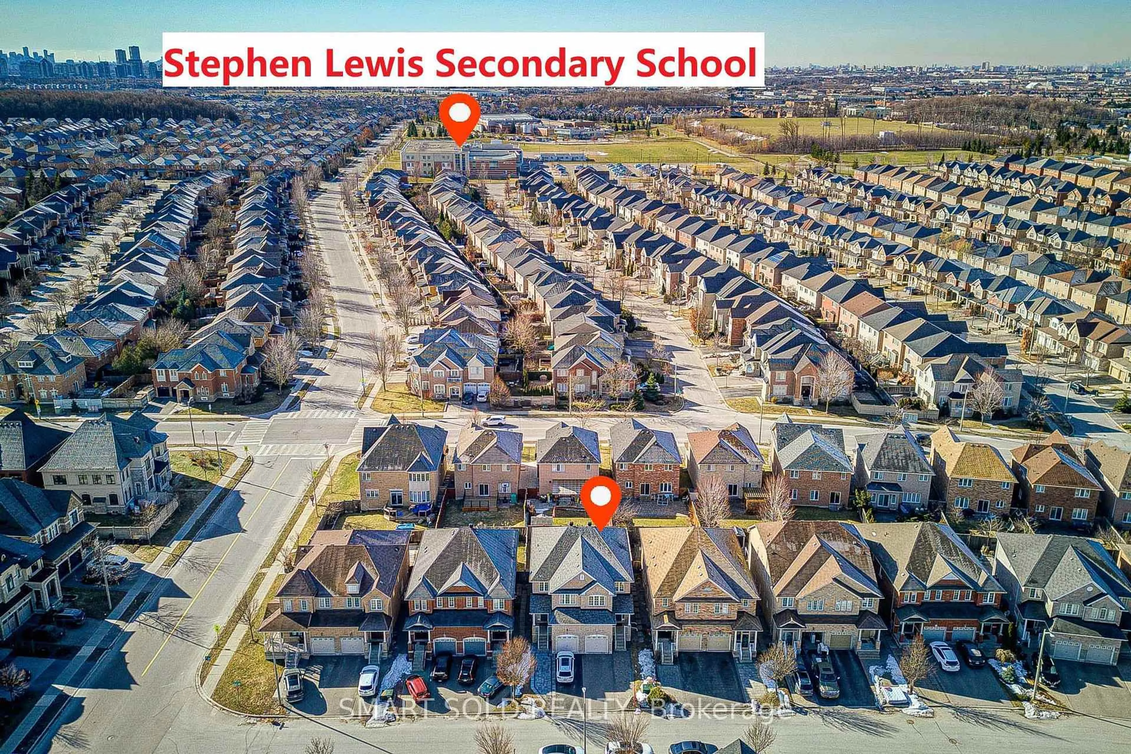 A pic from outside/outdoor area/front of a property/back of a property/a pic from drone, street for 11 Borjana Blvd, Vaughan Ontario L4J 0E7