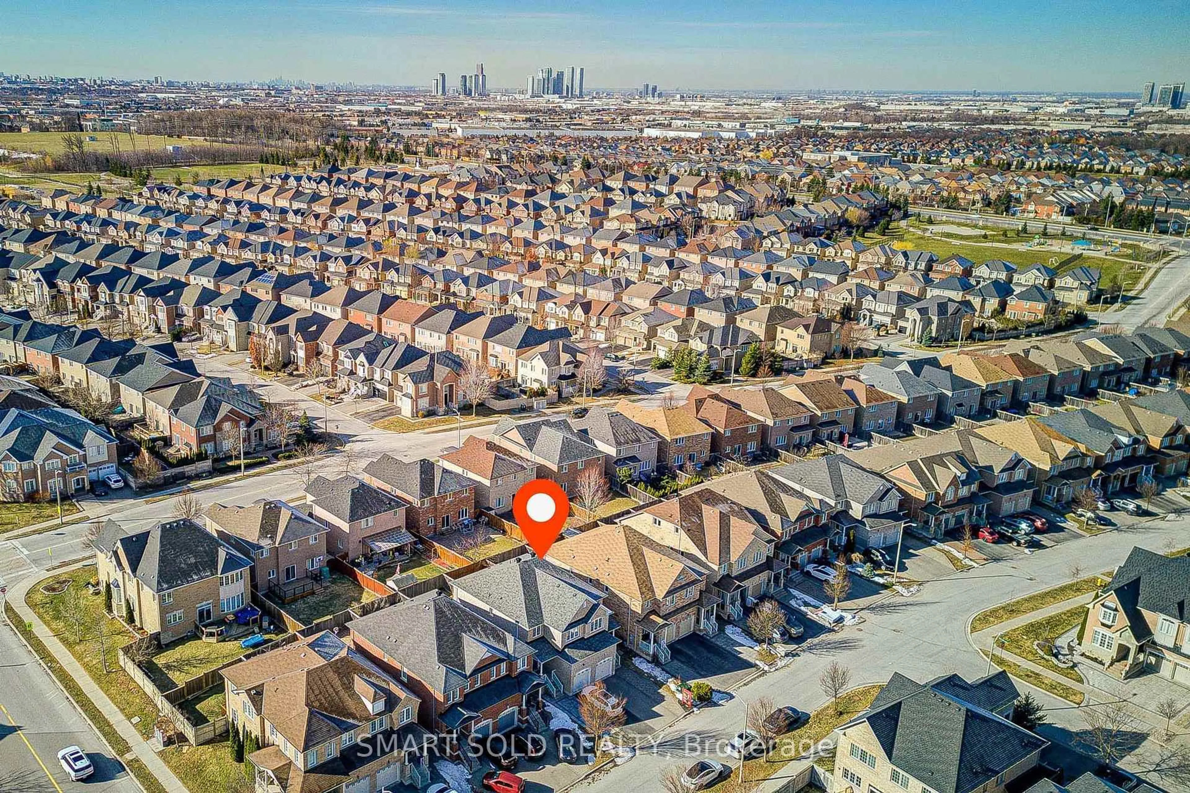 A pic from outside/outdoor area/front of a property/back of a property/a pic from drone, street for 11 Borjana Blvd, Vaughan Ontario L4J 0E7