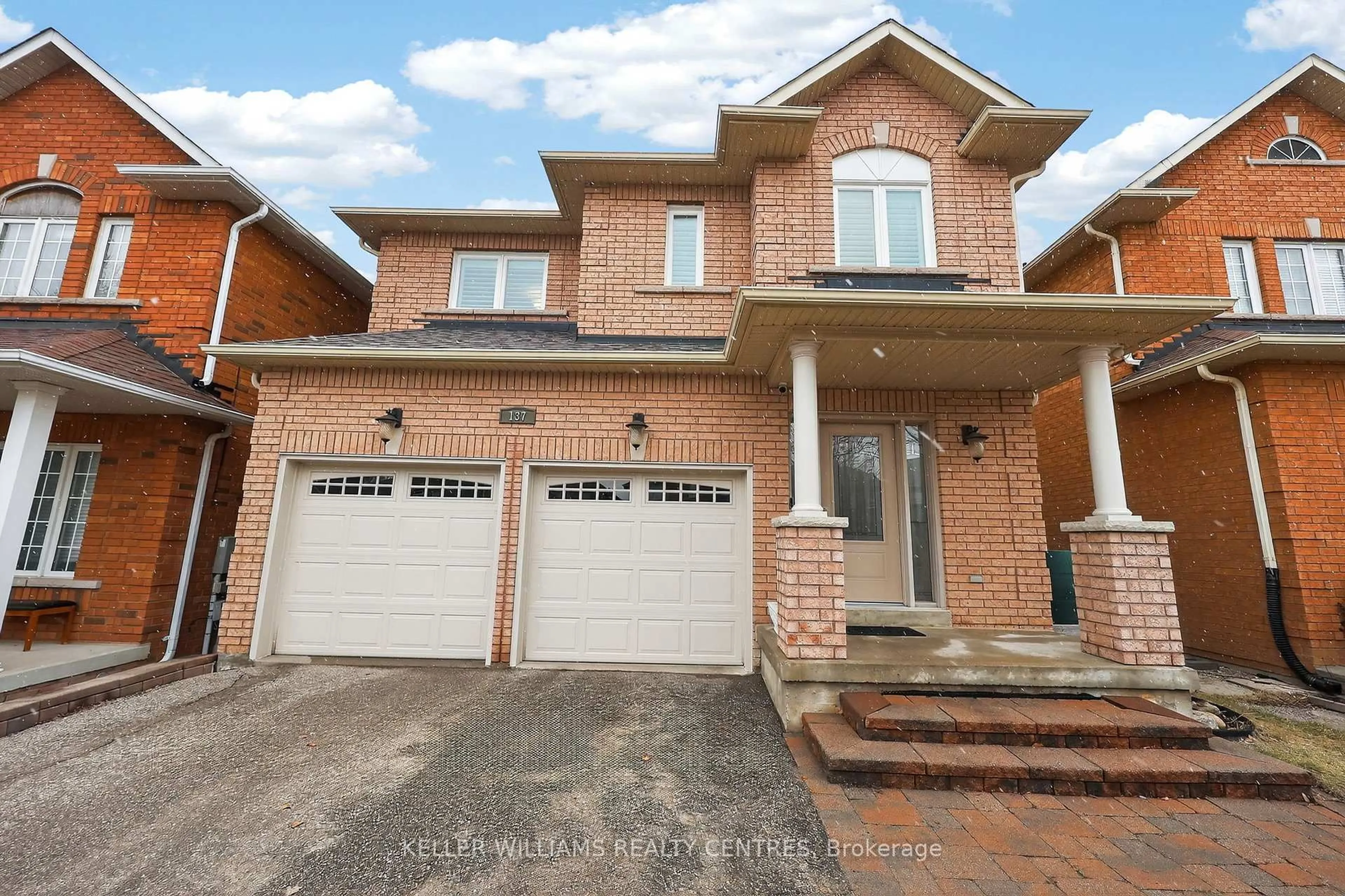 Home with brick exterior material, street for 137 Woodbury Cres, Newmarket Ontario L3X 2S5