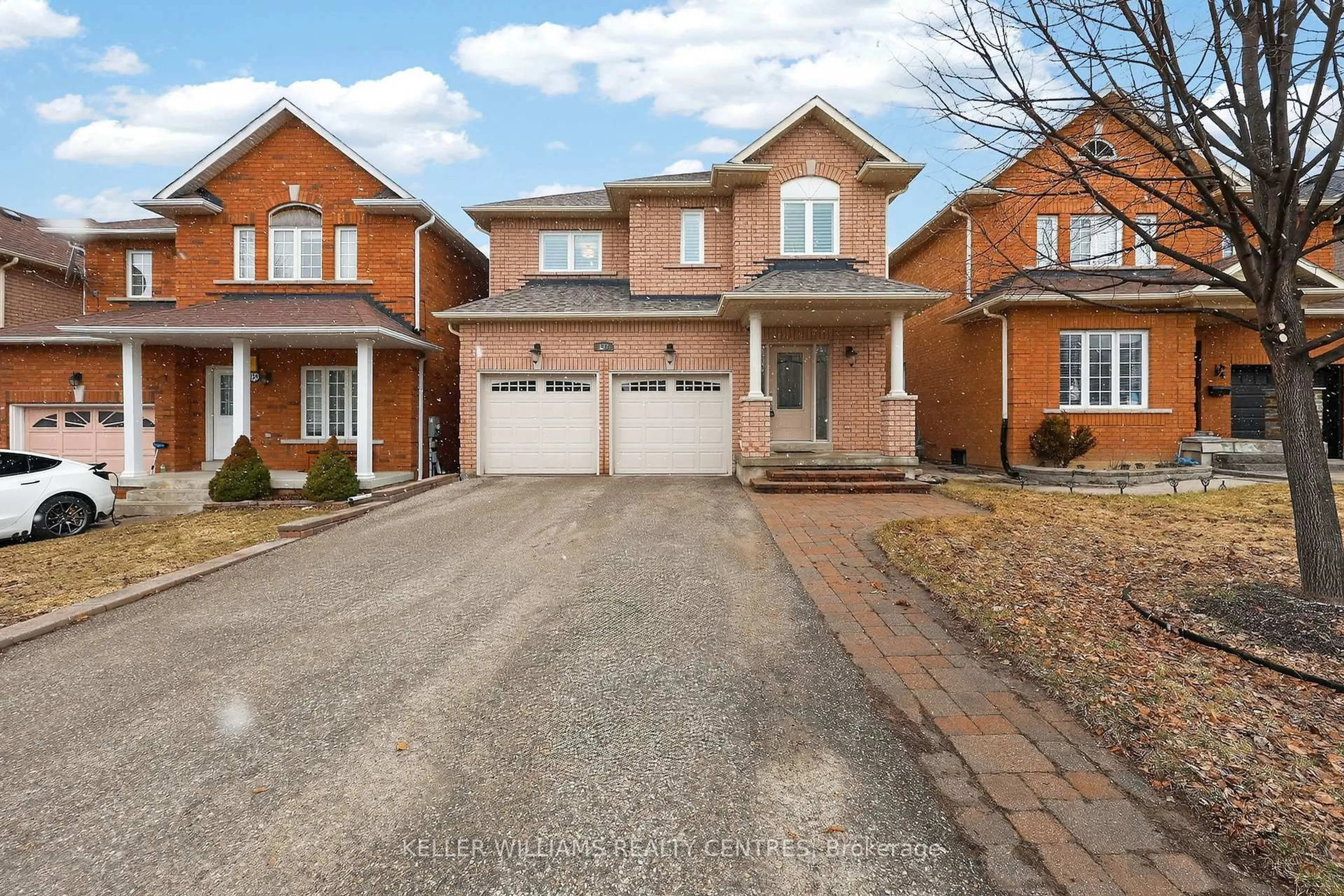 Home with brick exterior material, street for 137 Woodbury Cres, Newmarket Ontario L3X 2S5