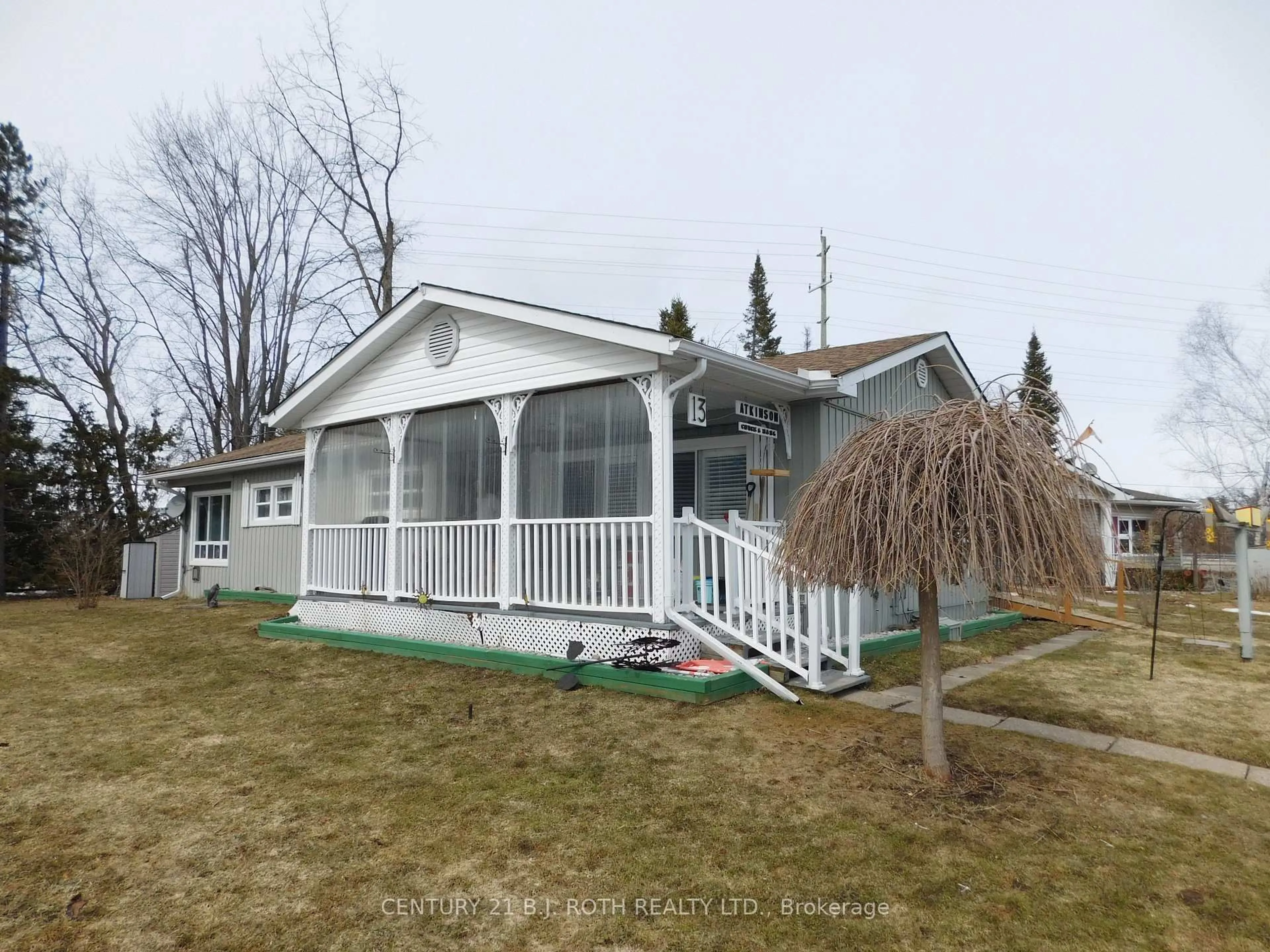Home with vinyl exterior material, unknown for 13 Recreation Dr, Innisfil Ontario L9S 1N5