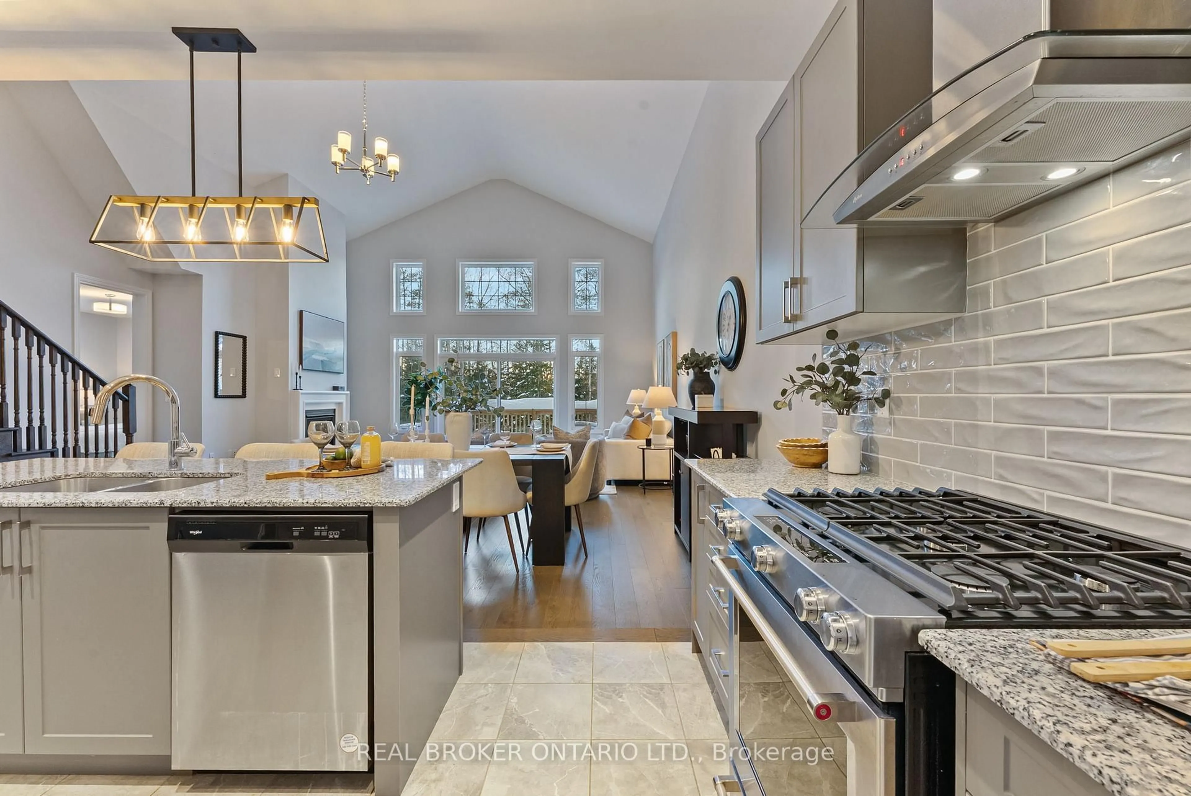 Open concept kitchen, ceramic/tile floor for 6 Howard Williams Crt, Uxbridge Ontario L9P 0R2