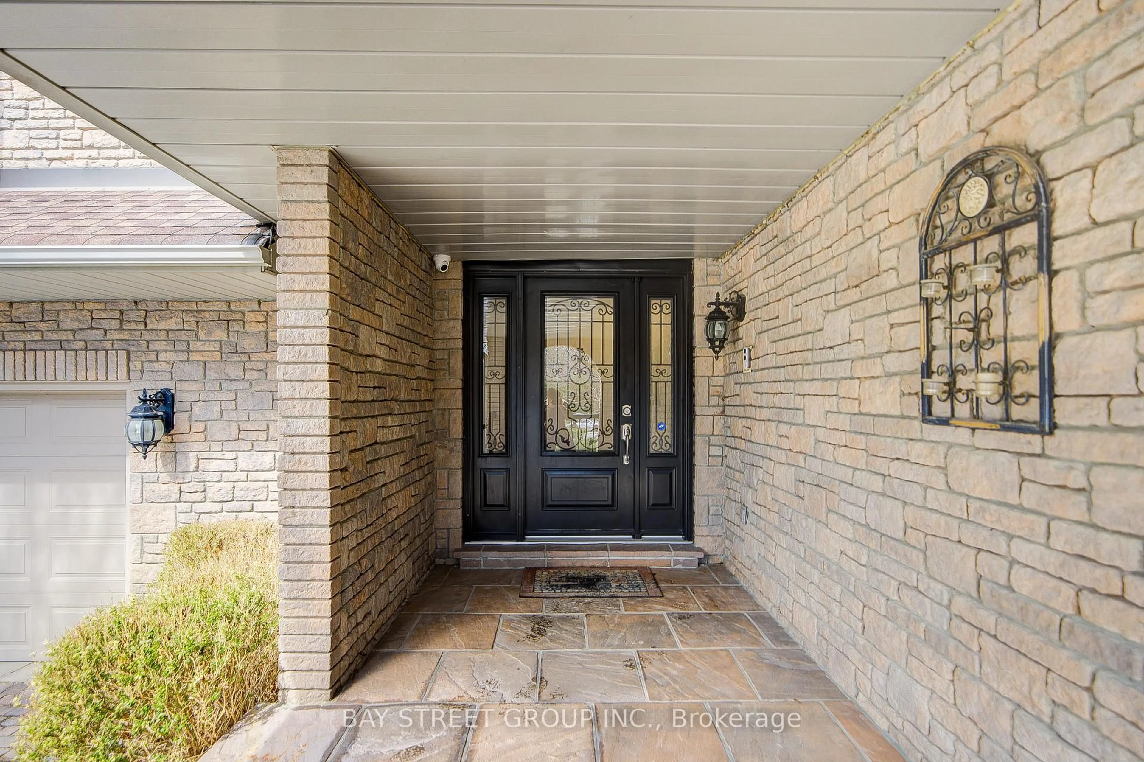 Indoor entryway for 856 Wildrush Pl, Newmarket Ontario L3X 1L7