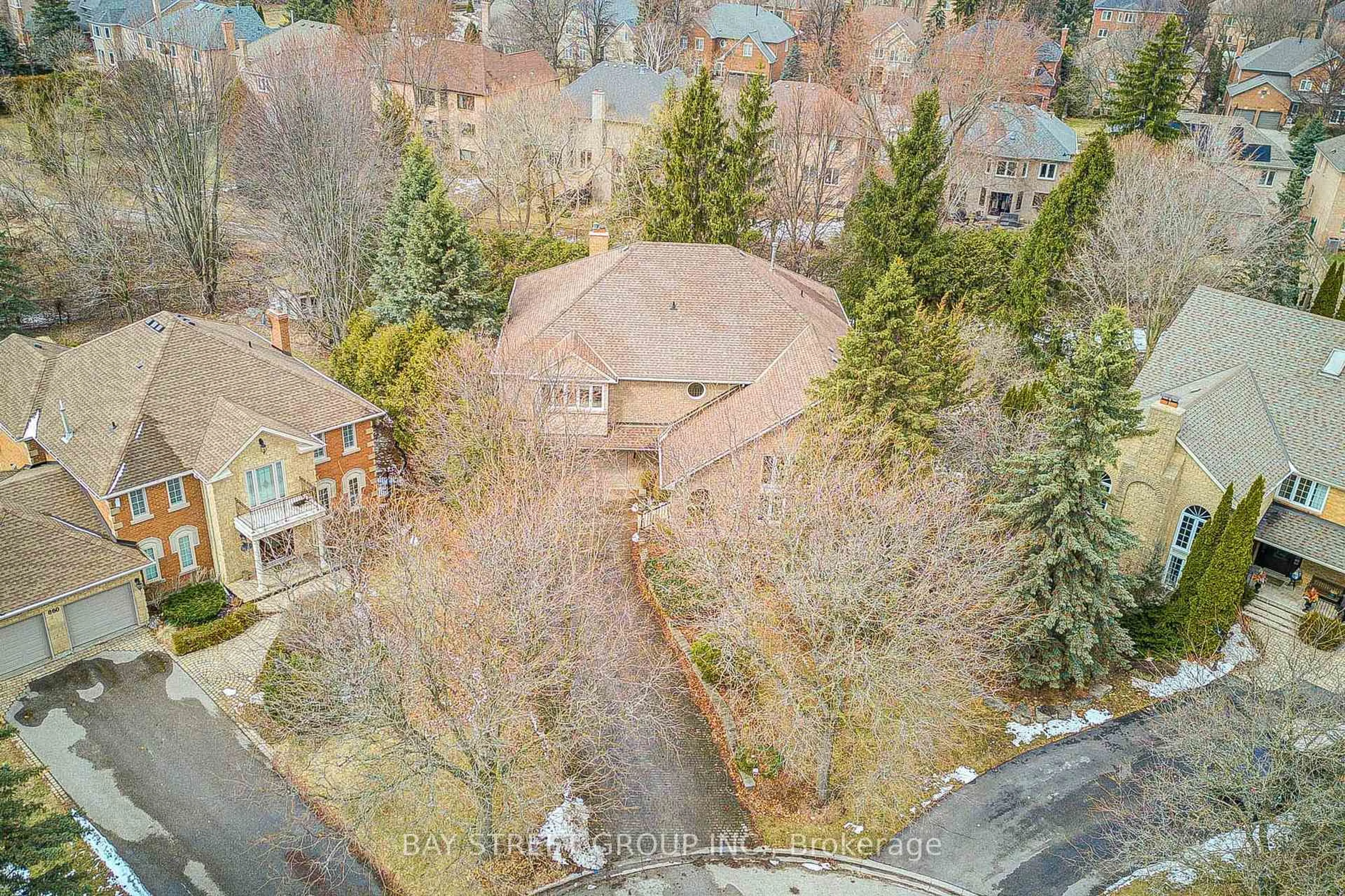 A pic from outside/outdoor area/front of a property/back of a property/a pic from drone, unknown for 856 Wildrush Pl, Newmarket Ontario L3X 1L7