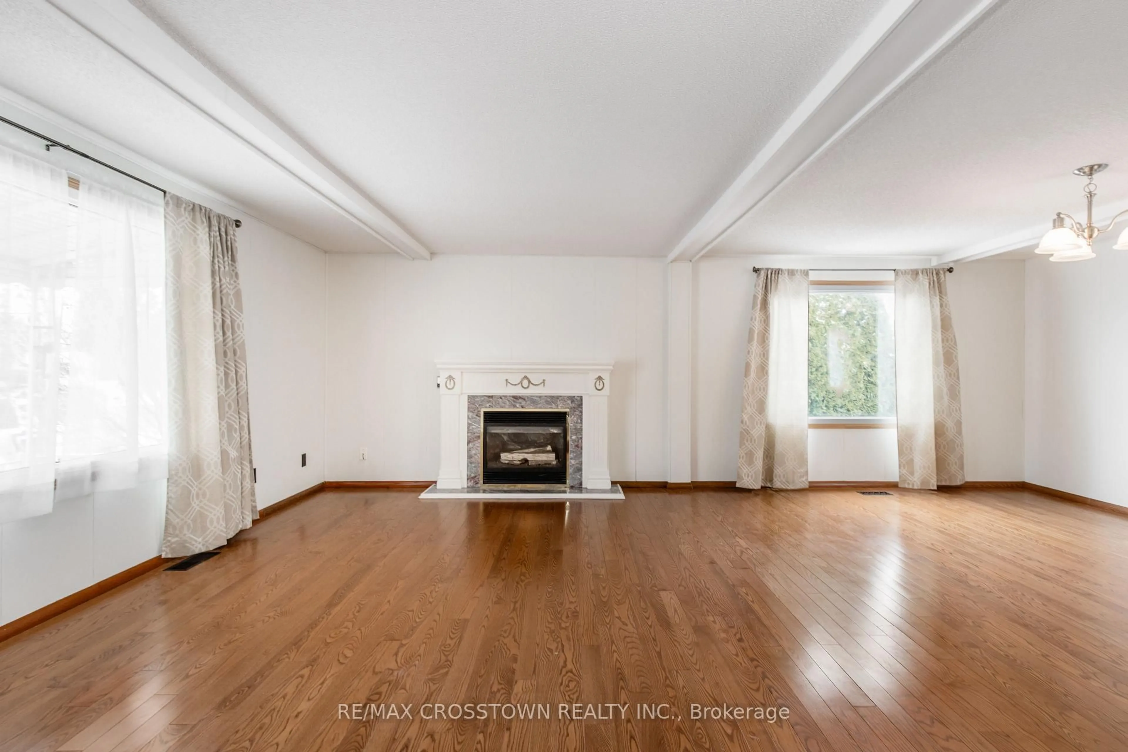 A pic of a room for 24 LINDEN Lane, Innisfil Ontario L9S 1N8